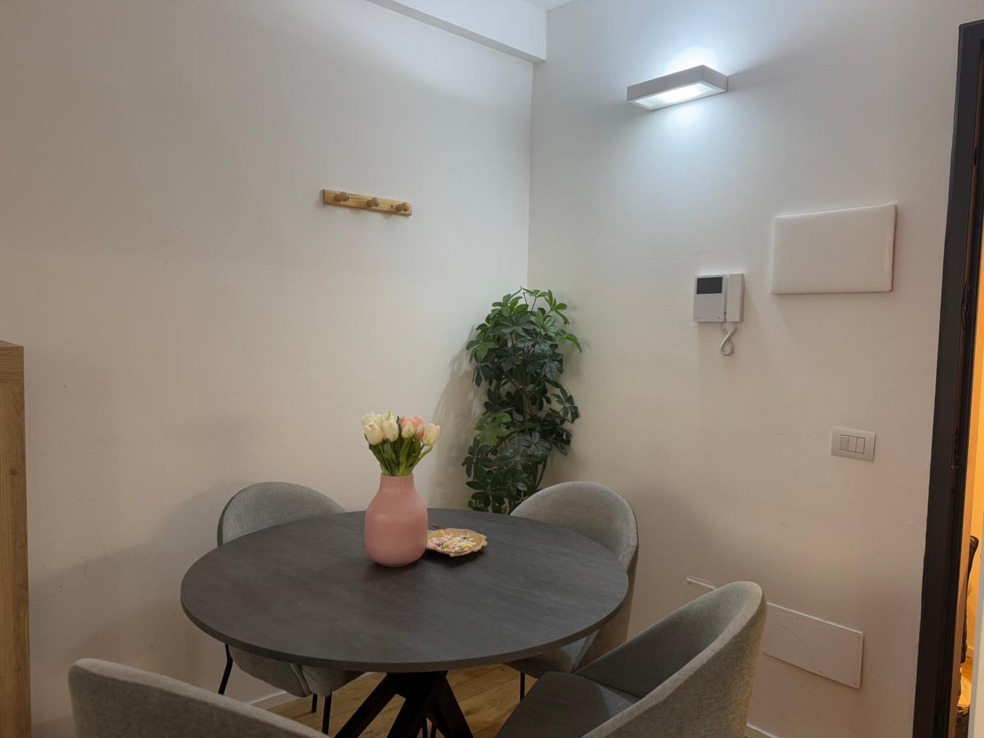 Apartment La Regina Delle Locazioni In Porta Romana 3 Milan
