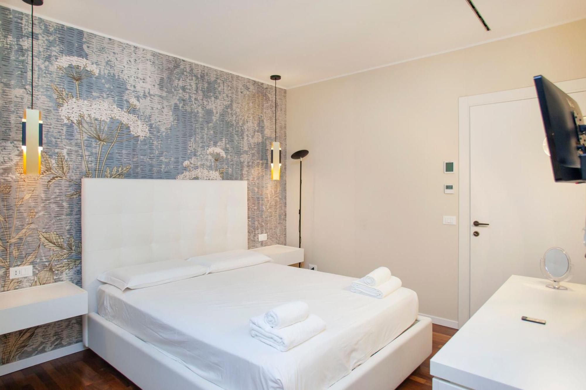 We - Costanza House * Milano