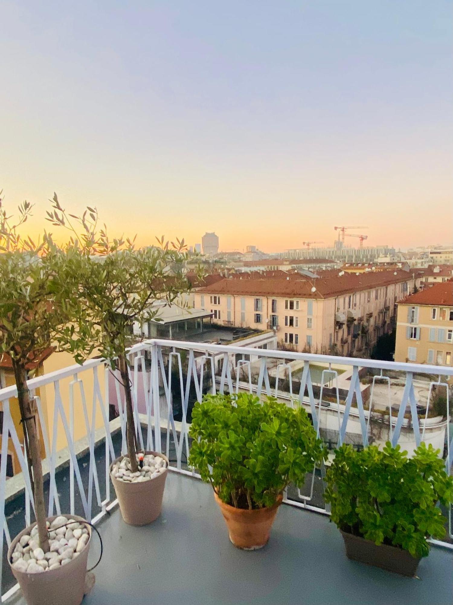 Charming Attico Vista Duomo Apartment