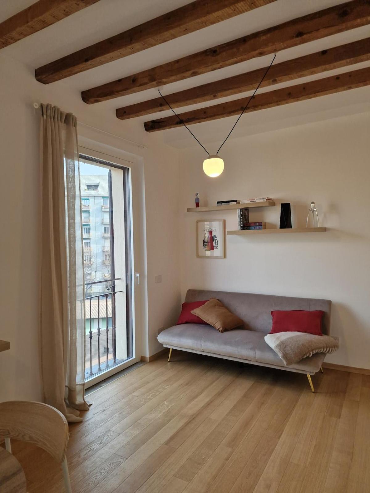 Camparino Apartment, 10 Min From The Duomo, Apartamento *