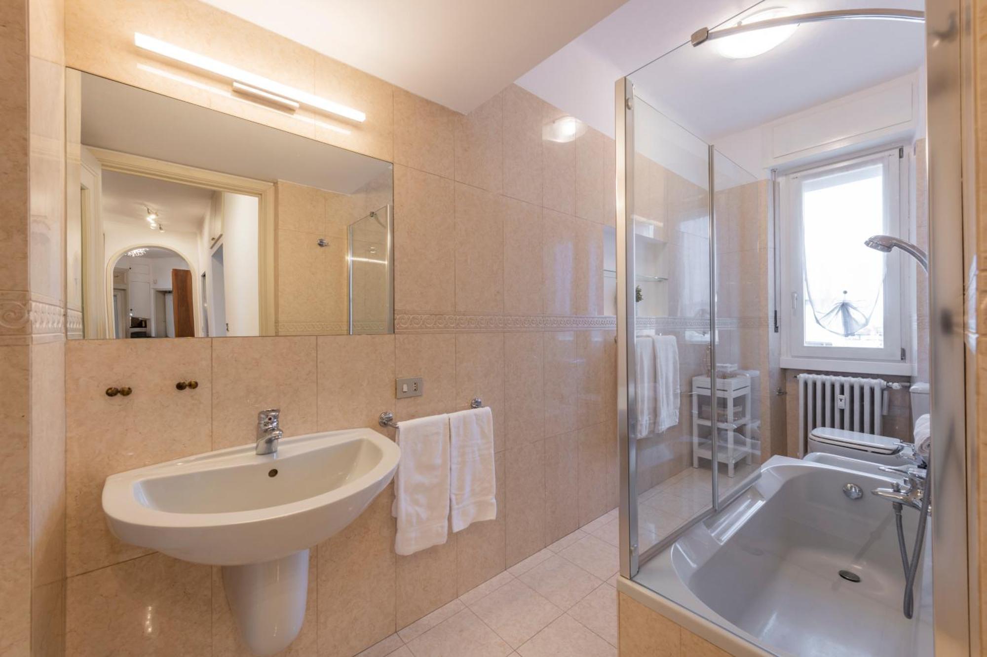 Otto Novembre, 3 Ampio Ed Elegante Con Vista Apartment *