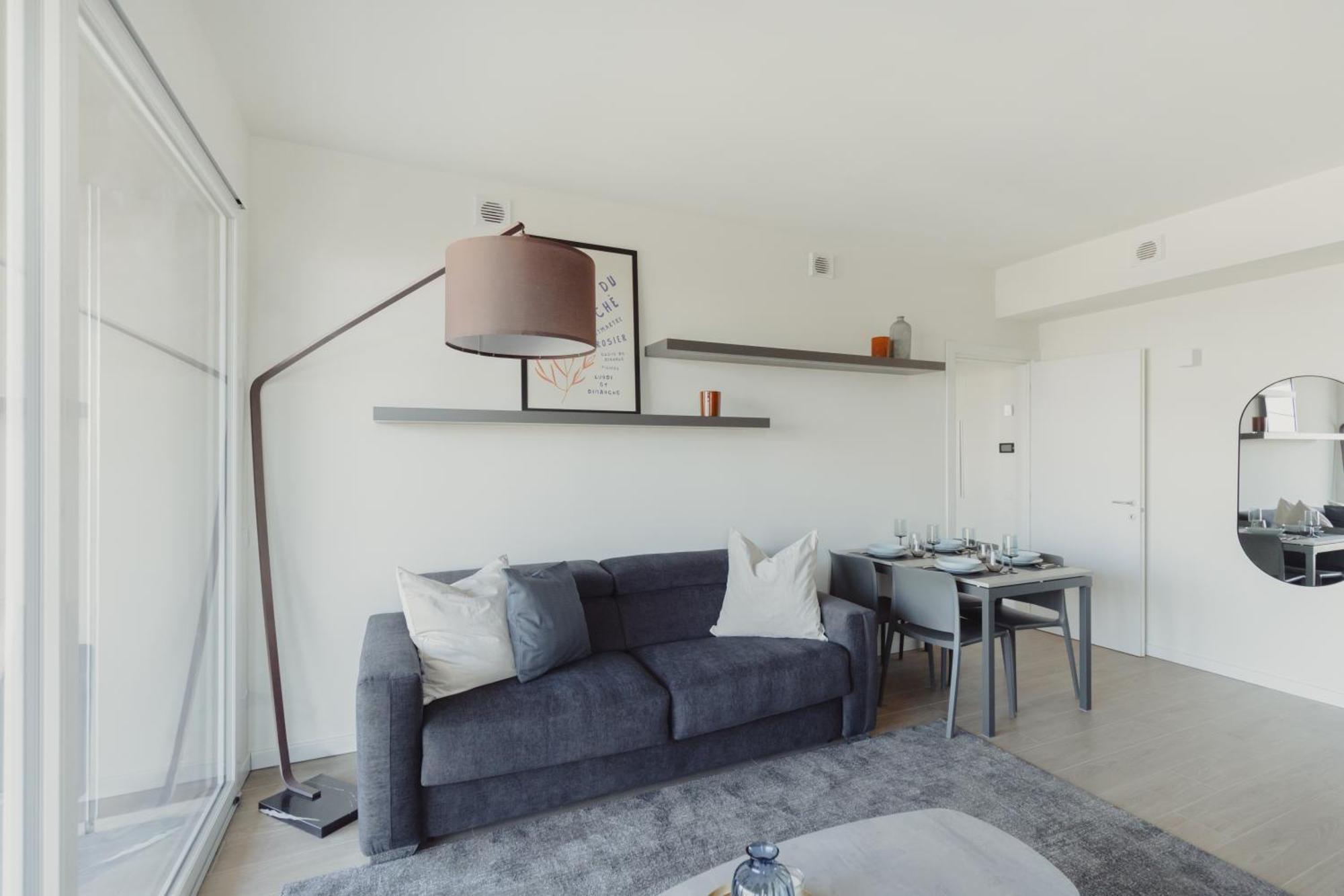 Apartment Gohost - Modern And Bright Apartments With Terrace And Balcony Milan