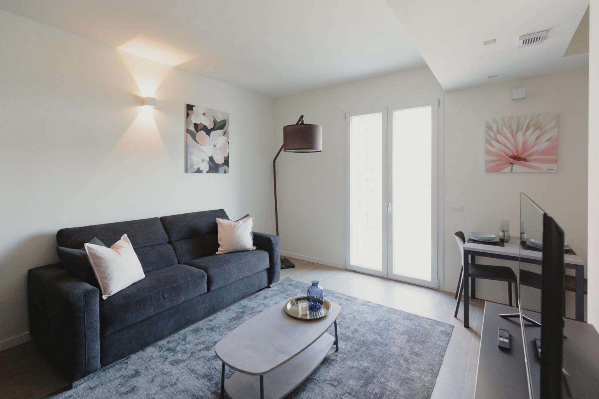 Gohost - Modern And Bright Apartments With Terrace And Balcony Apartment *