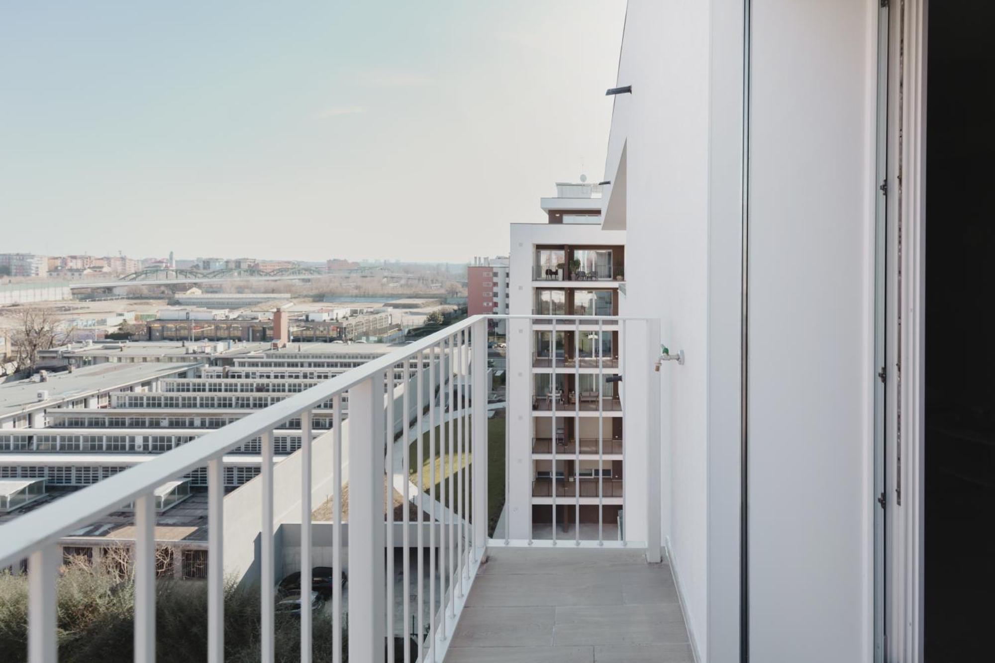 Apartment Gohost - Modern And Bright Apartments With Terrace And Balcony Milan