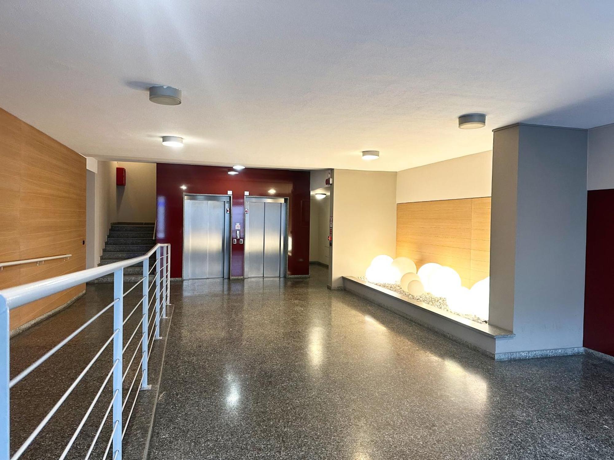 Cozy And Charming 2-bedroom In Isola With Big Terrace Appartamento Milano