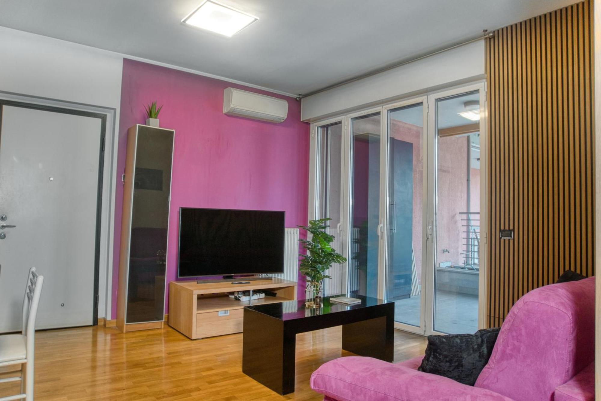 Apartment Cozy And Charming 2-bedroom In Isola With Big Terrace