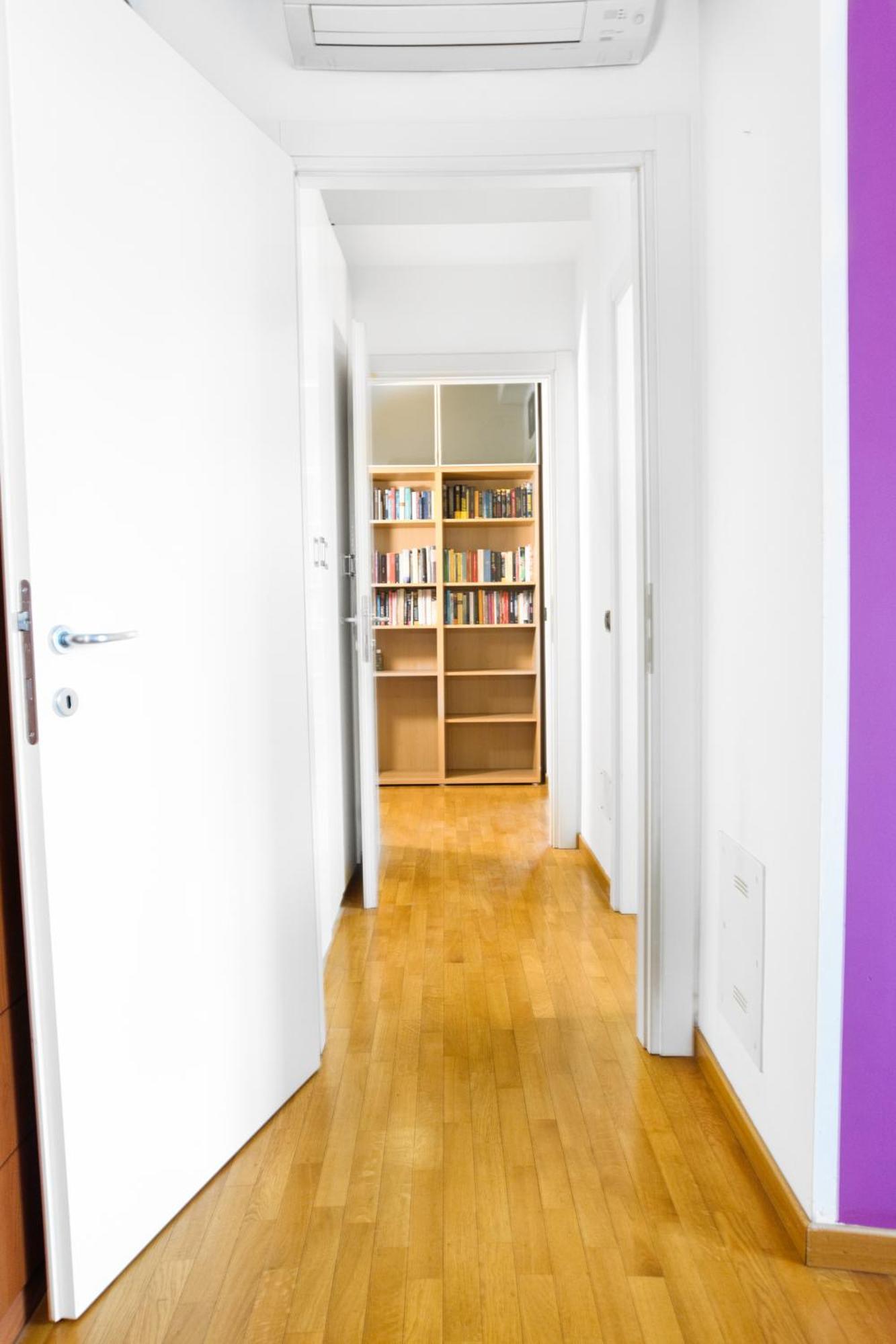 Cozy And Charming 2-bedroom In Isola With Big Terrace * Milano