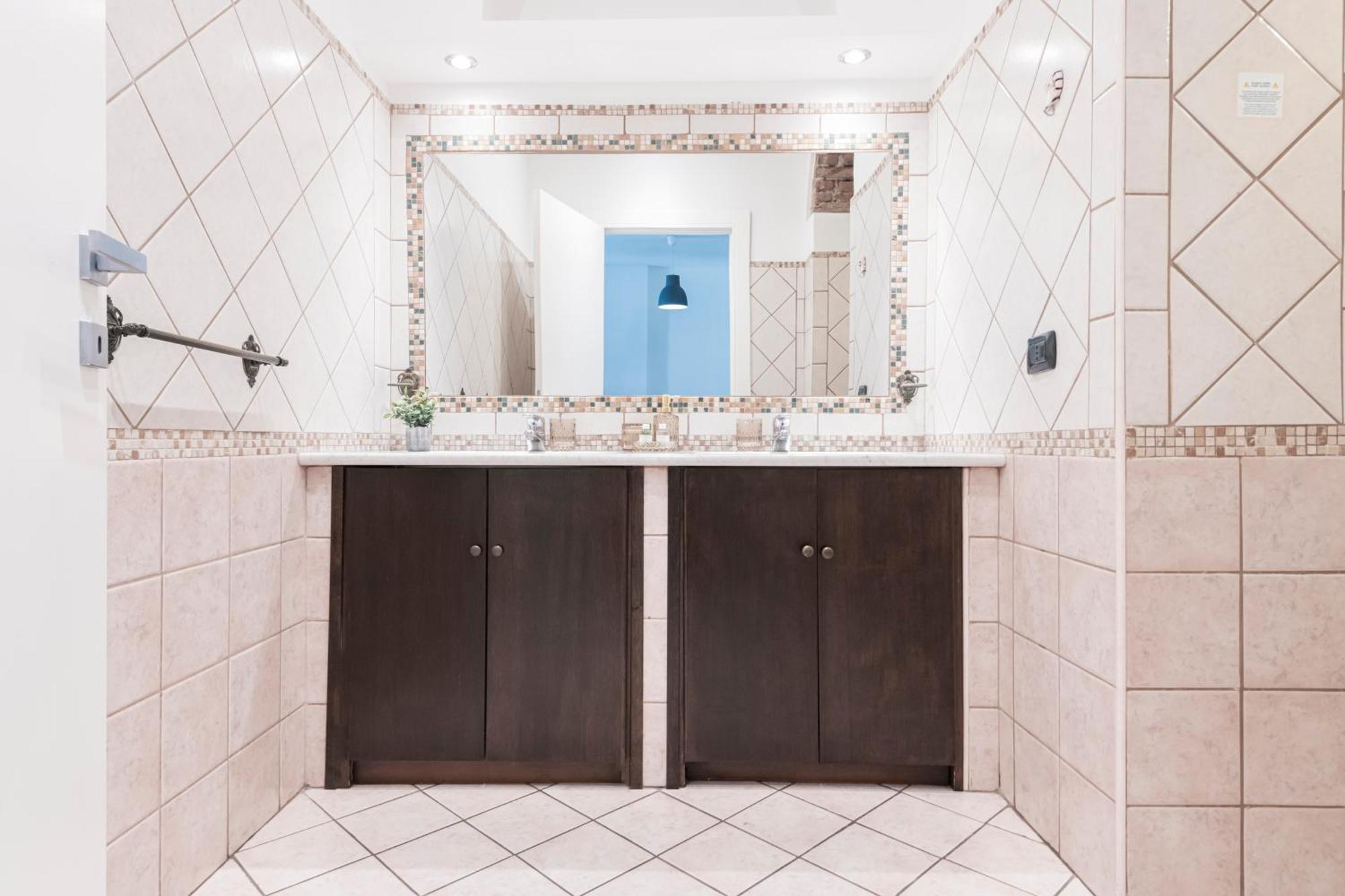 In The Heart Of Porta Venezia Apartment