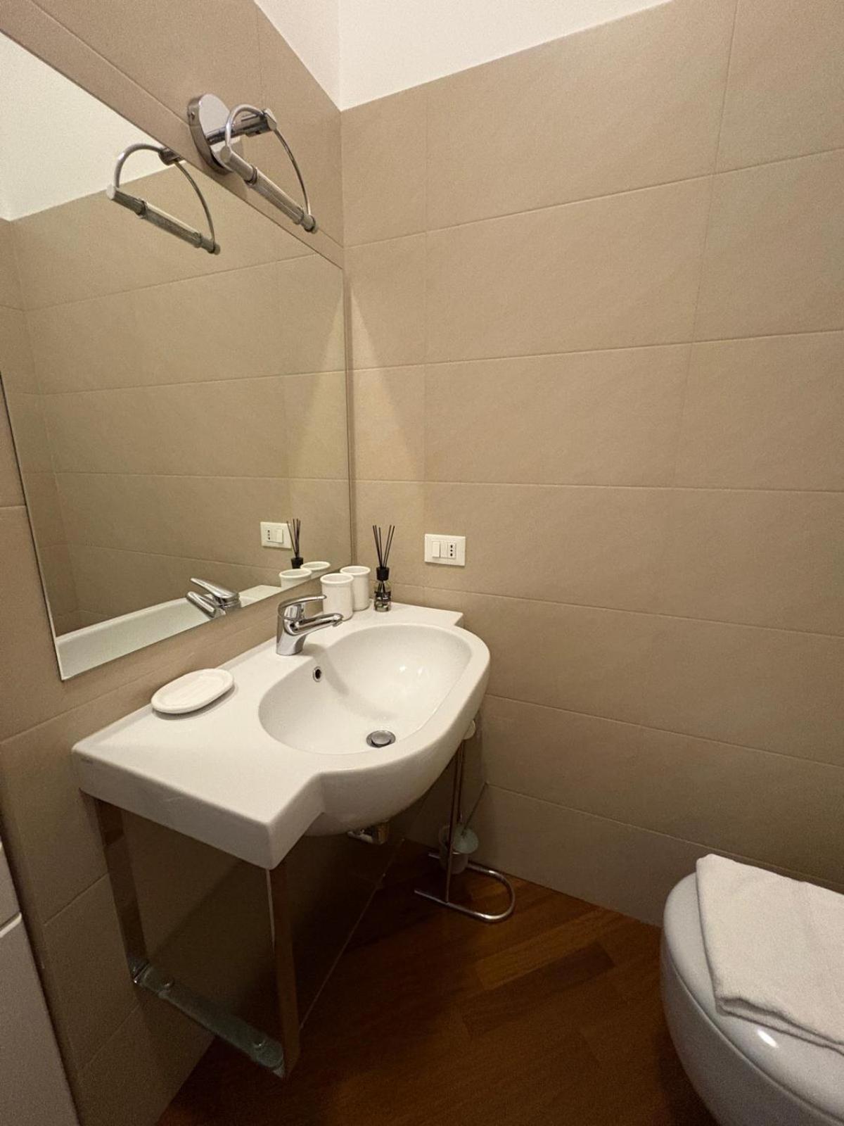 Appartamento Bocconi - Porta Romana 4 Da Letto Con 2 Bagni Privati