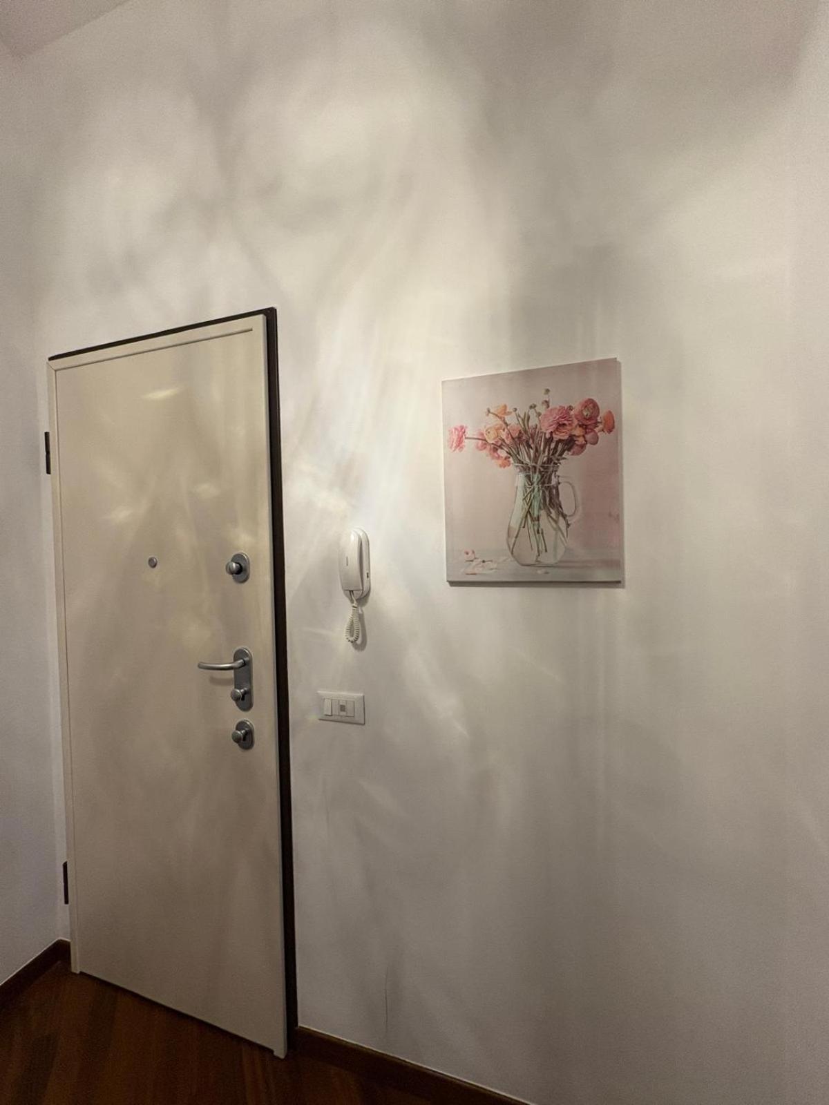 Bocconi - Porta Romana 4 Da Letto Con 2 Bagni Privati Appartamento