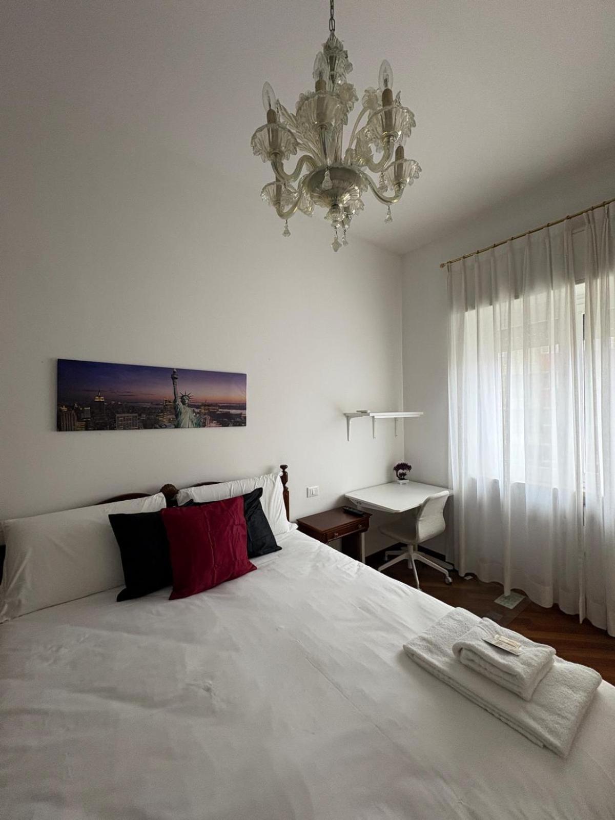 Appartamento Bocconi - Porta Romana 4 Da Letto Con 2 Bagni Privati *