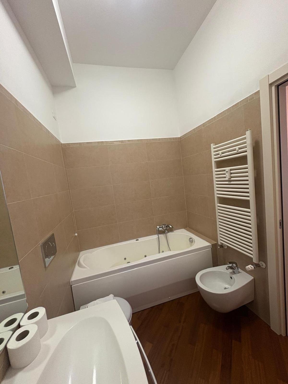 Bocconi - Porta Romana 4 Da Letto Con 2 Bagni Privati * Milano