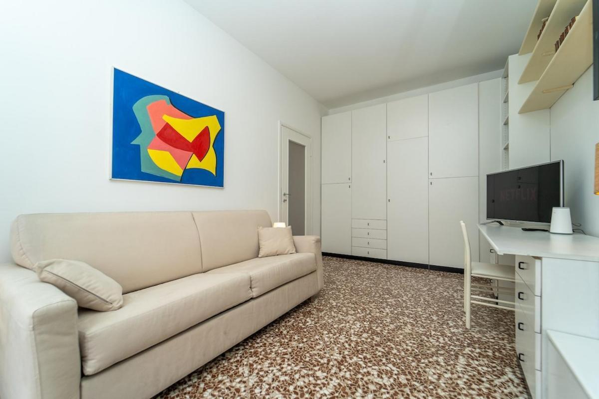 Apartment Bright In Milan
