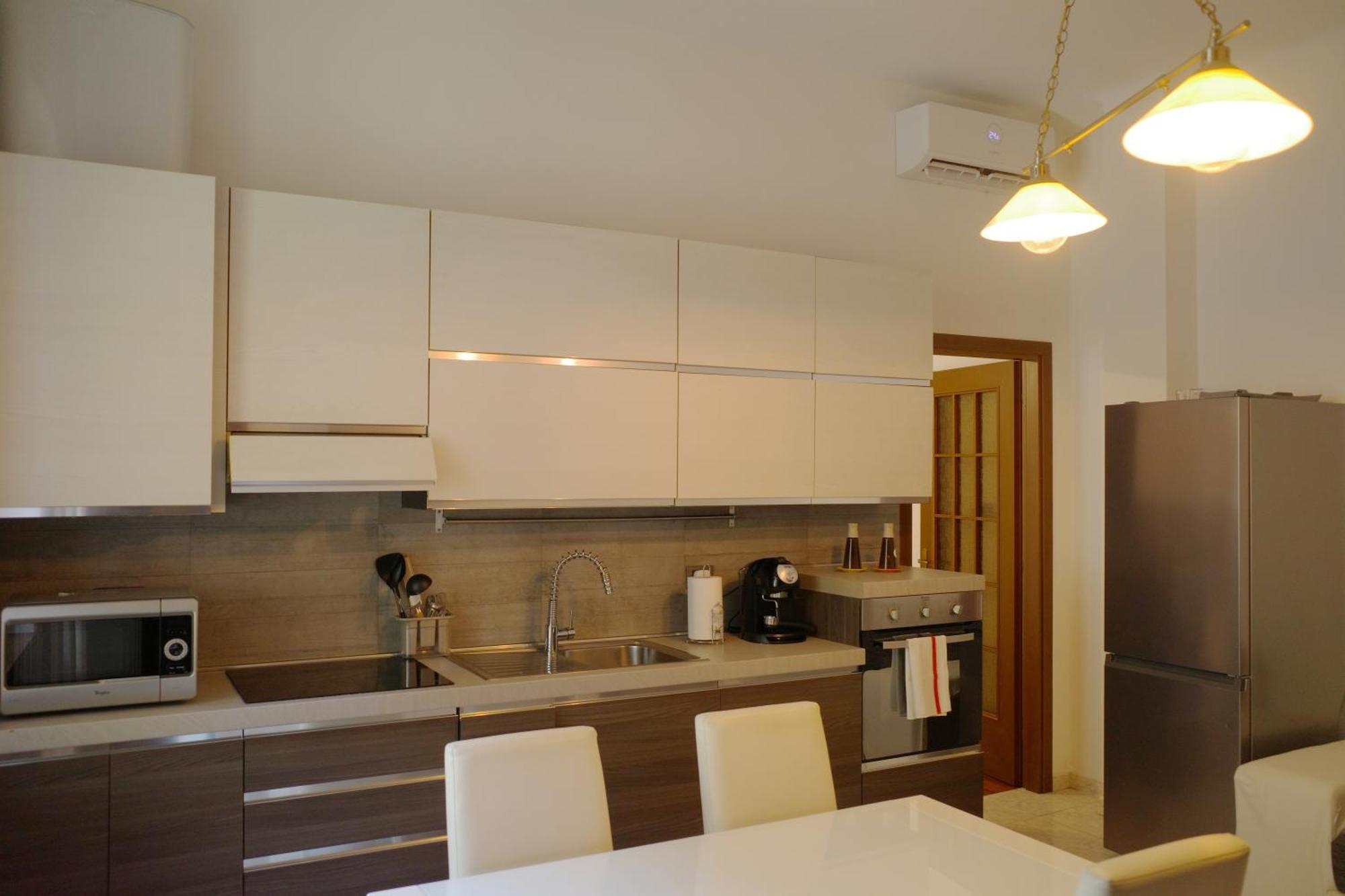 Bwr - Two-room Near The Station, Venini Milão
