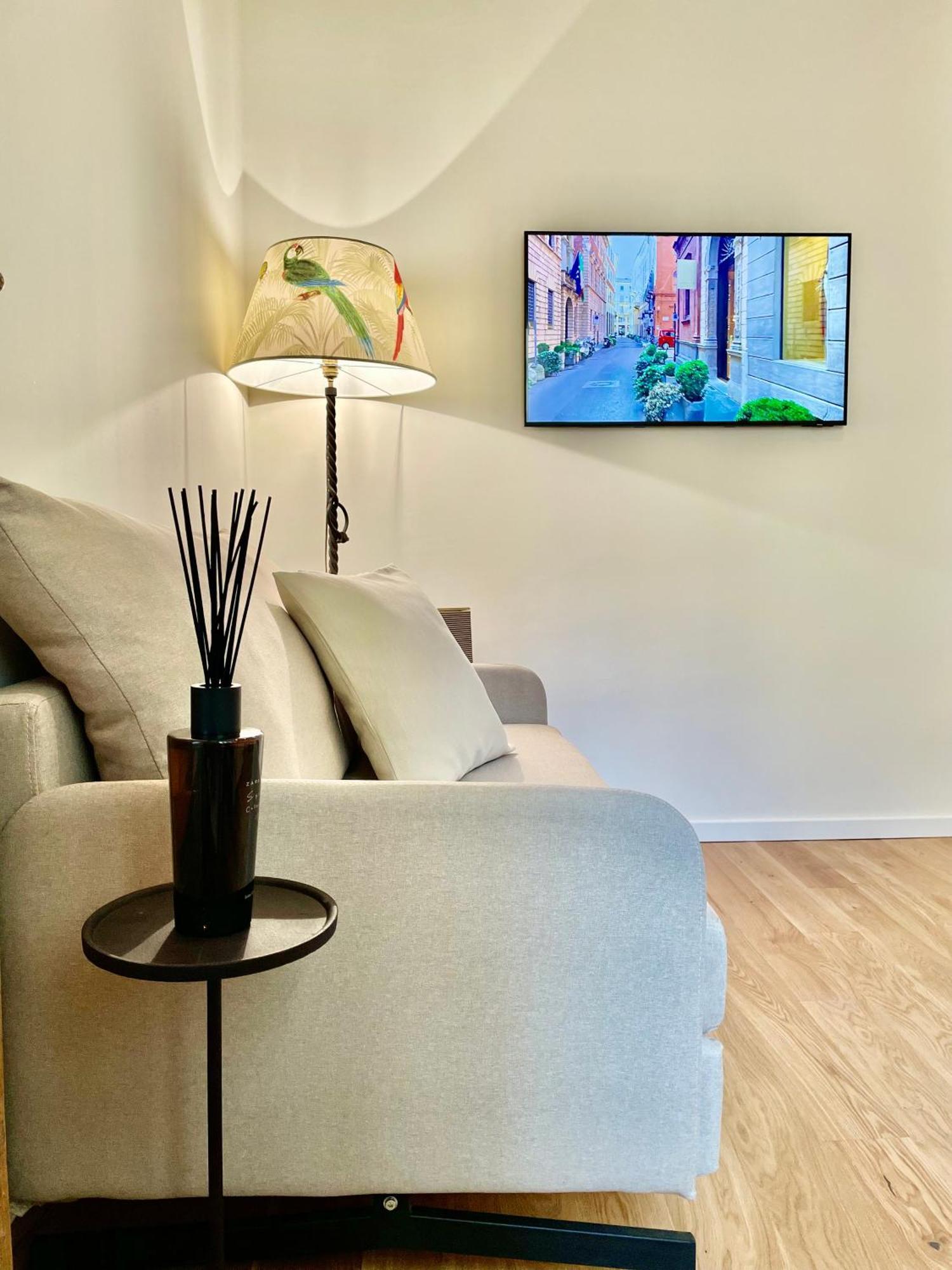 Apartment In San Agostino Milan