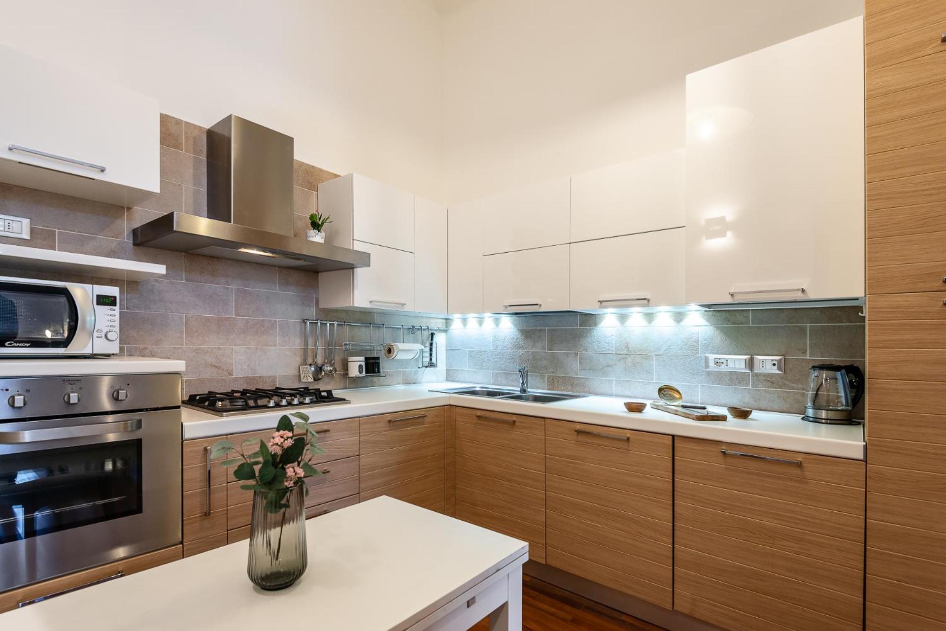 Stayeasy Montenero48 - Portaromana Center Apartment *