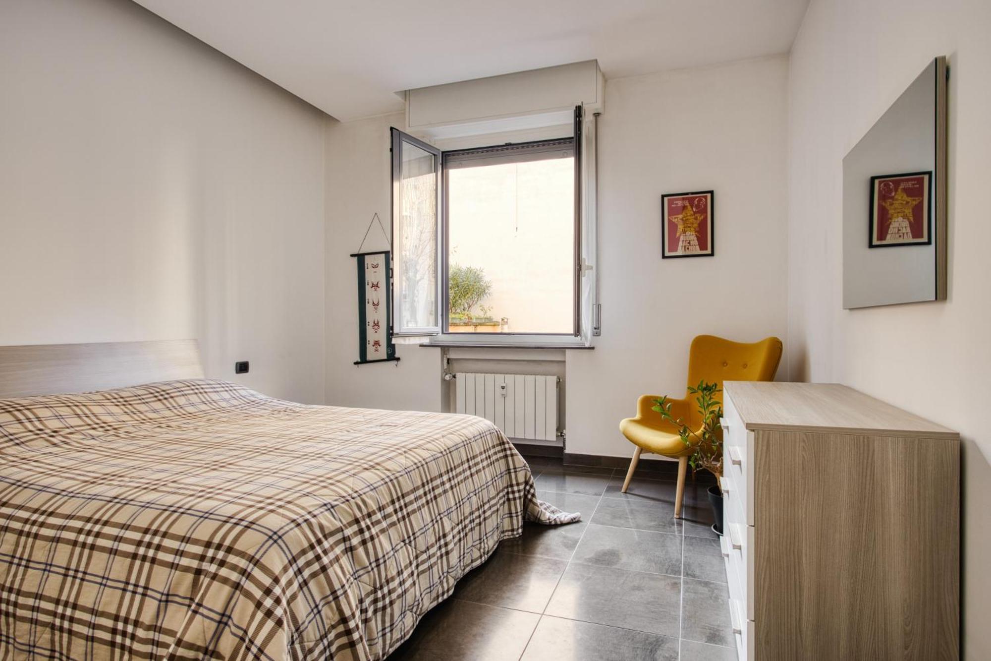 Apartment In Citta Studi 3 Pax