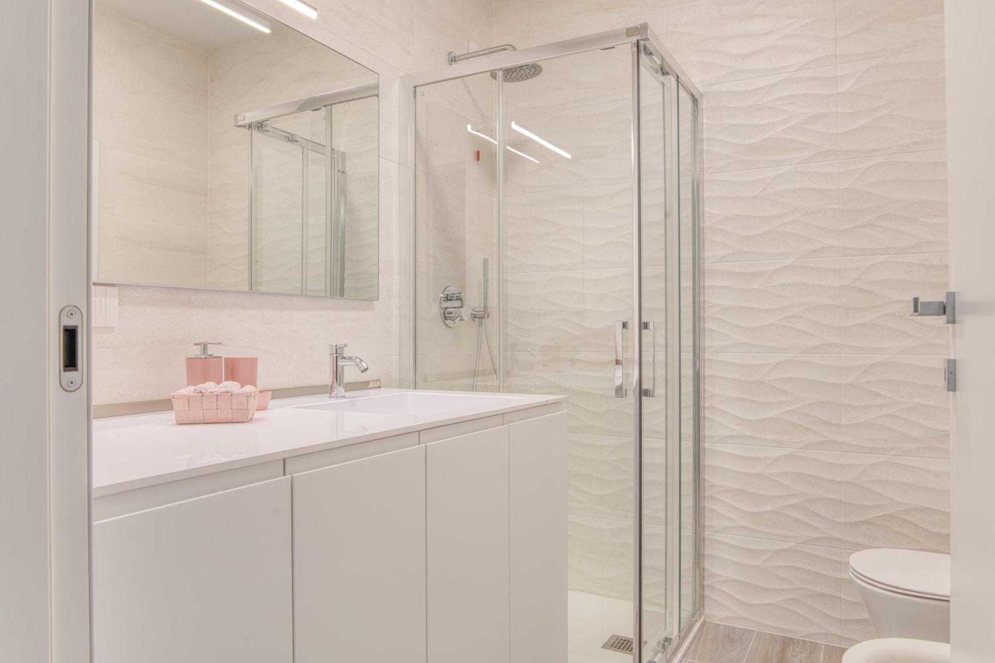 Pink In Financial District 4 Pax Apartment
