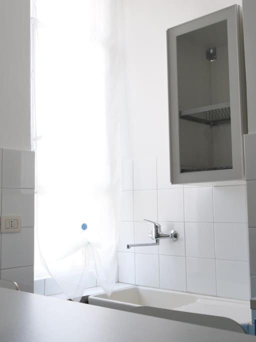 Apartment House - 5 Minuti Dalla Metropolitana