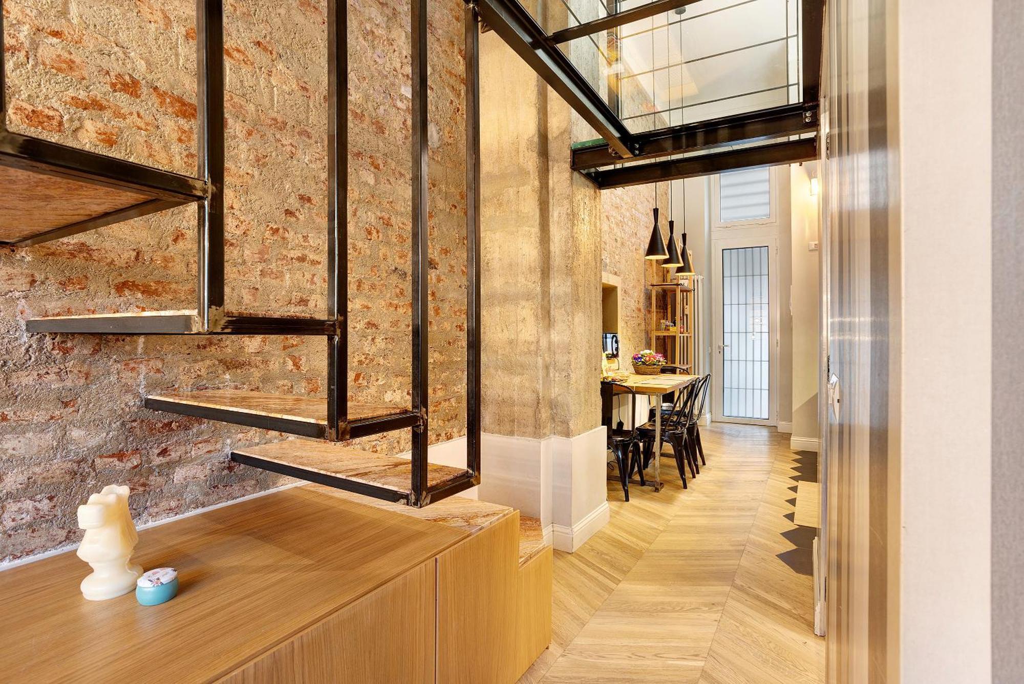 Dezza Loft * Milan