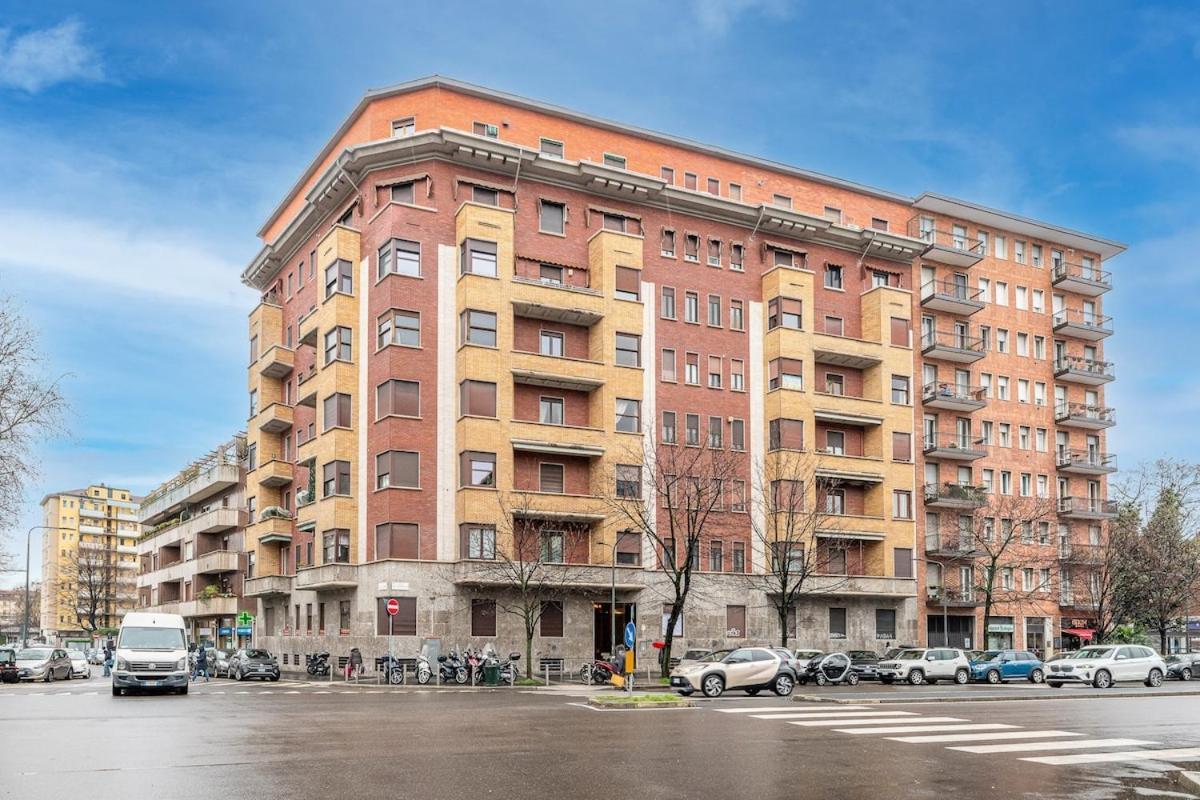 Apartment Mondrian Style House Milan