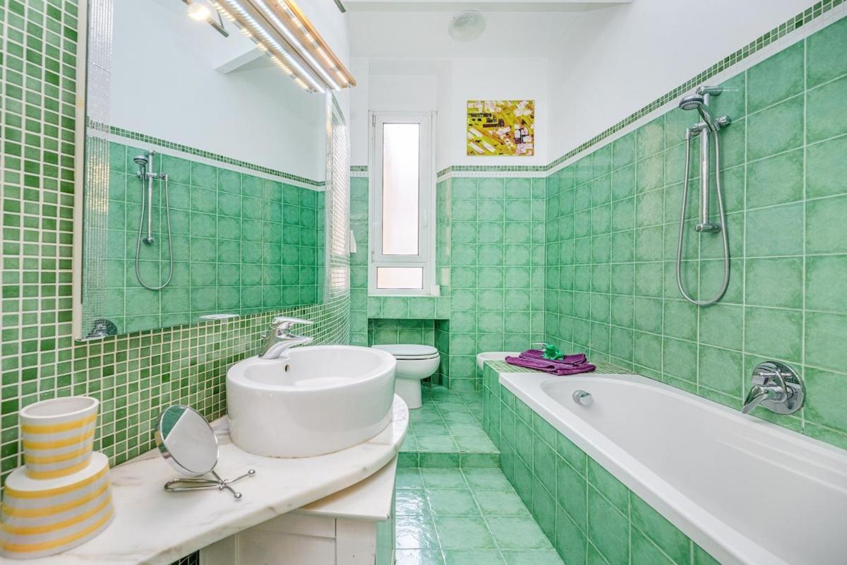 Mondrian Style House Apartment Milan