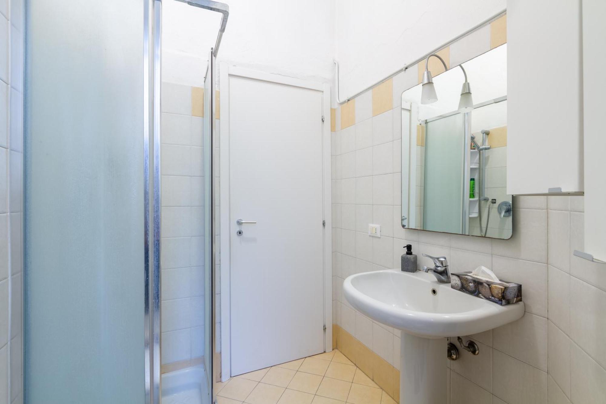 Cozy Private In - Convenient Location Homestay Milan