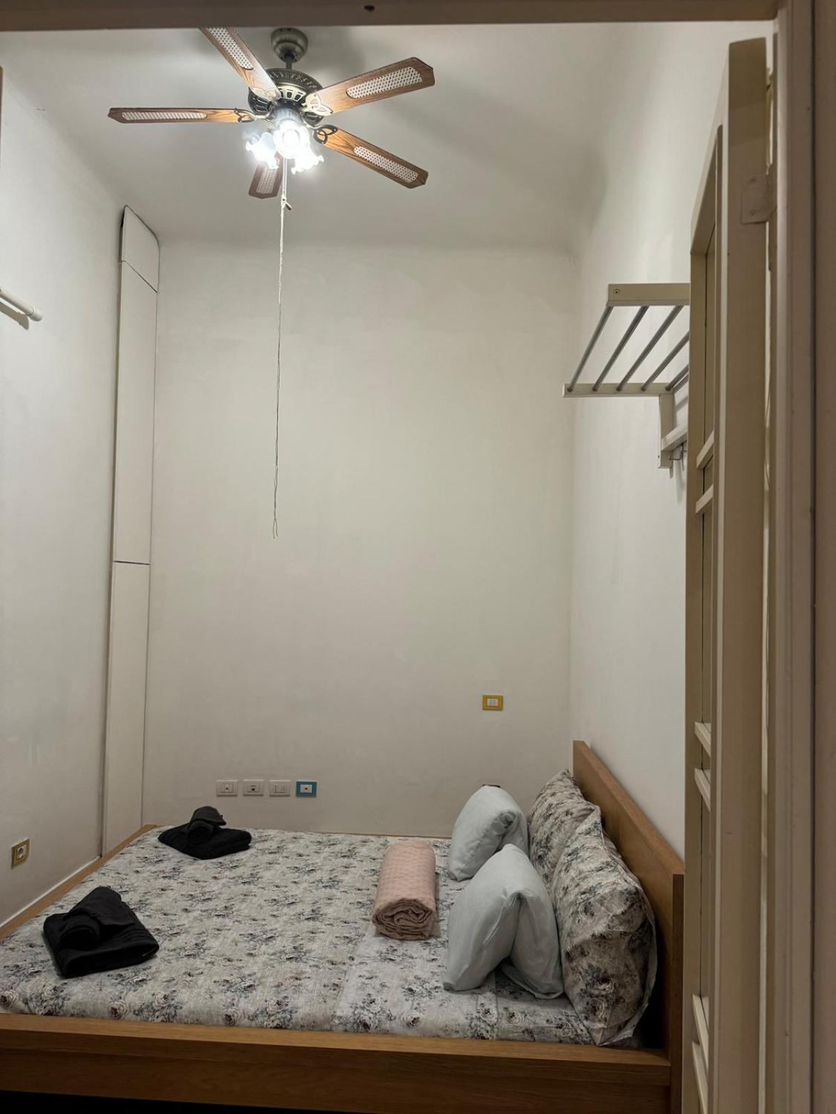 Apartment Spacious Three In Corso Vercelli, In The Center *