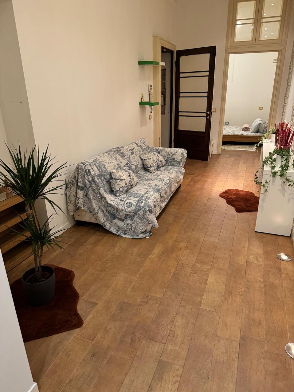 Apartment Spacious Three In Corso Vercelli, In The Center Milan