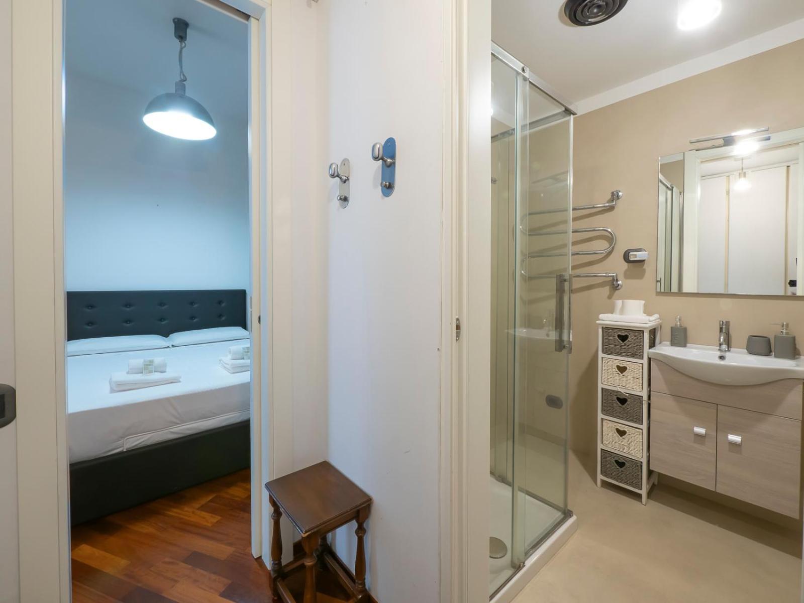 Apartment Youhosty - Elegant Duomo Milan
