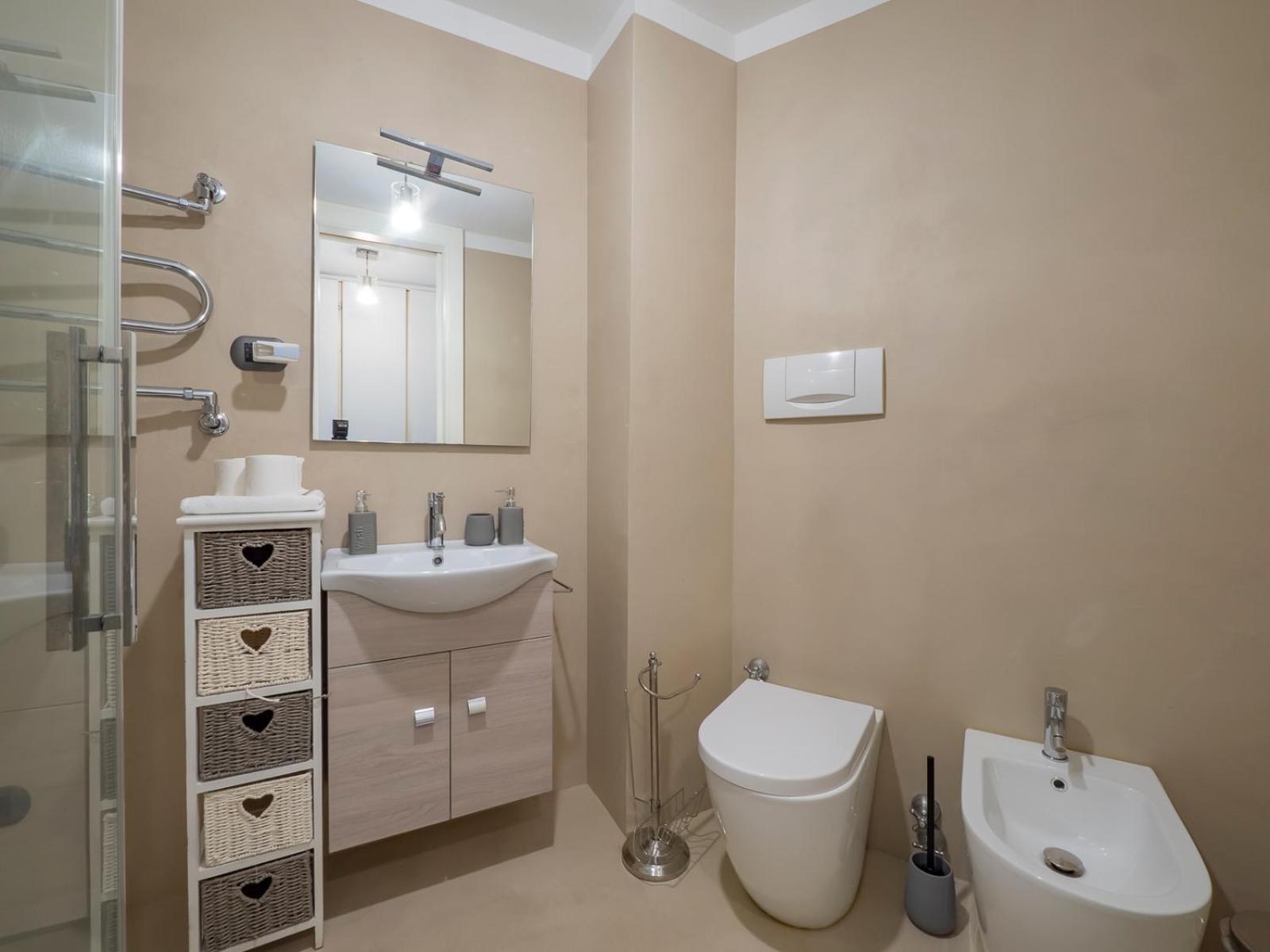 Youhosty - Elegant Duomo Apartment *