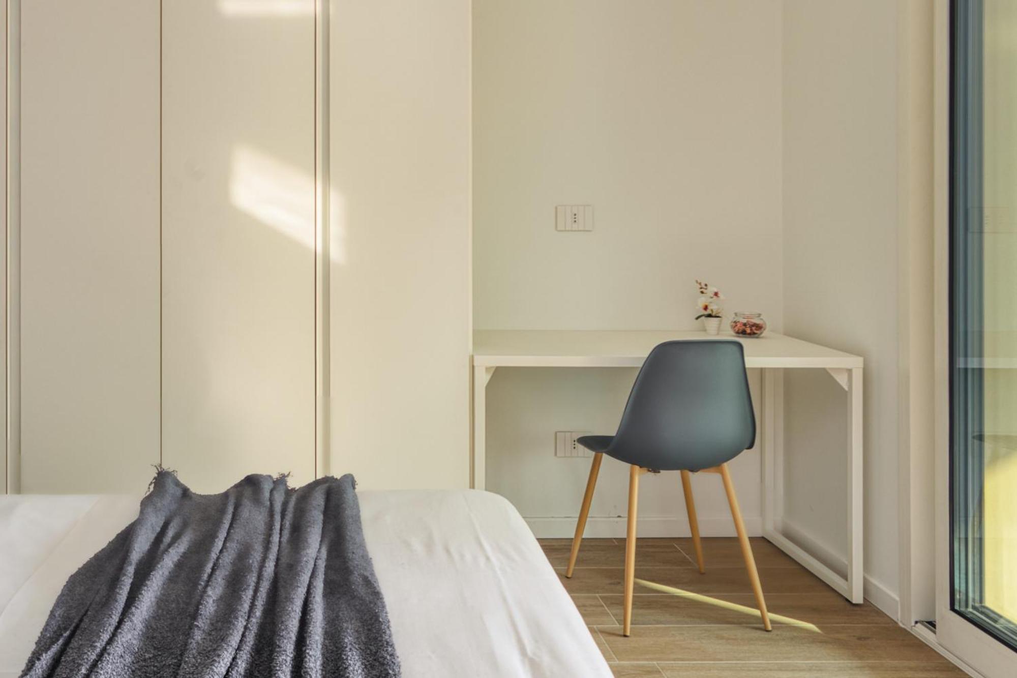 Apartment In Financial District 4 Pax Milan