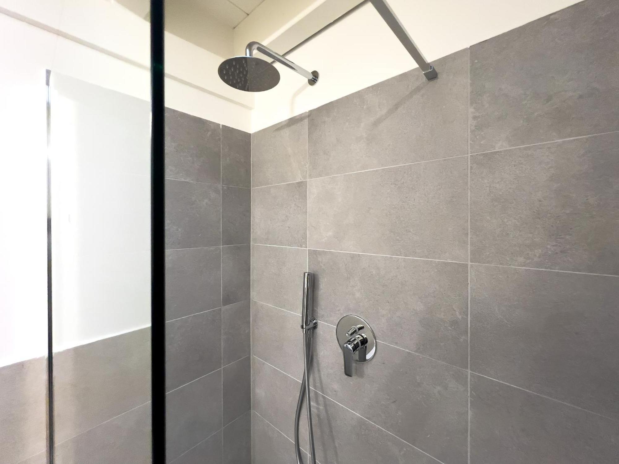 Bright With Terrace And Pool Appartamento *