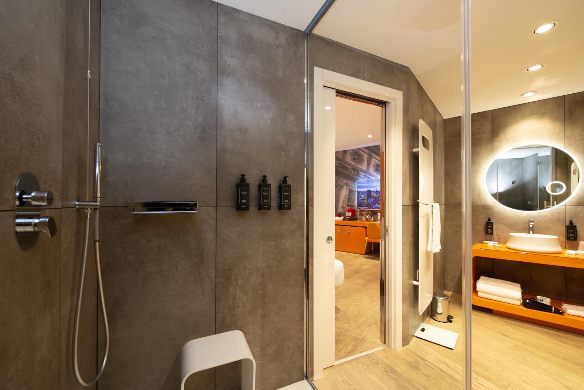 The Street Duomo | A Design Boutique 4*