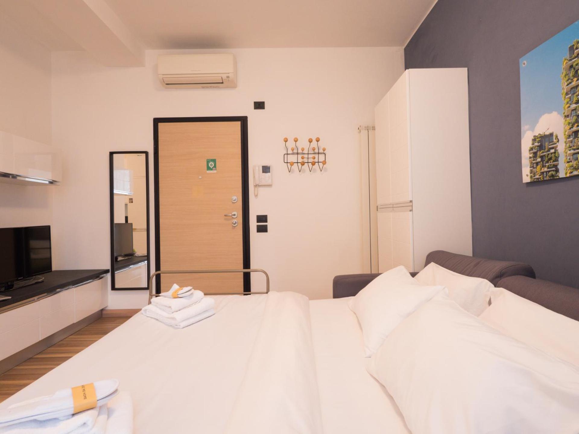 Rentopolis - Palazzo Candiani Apartment Milan