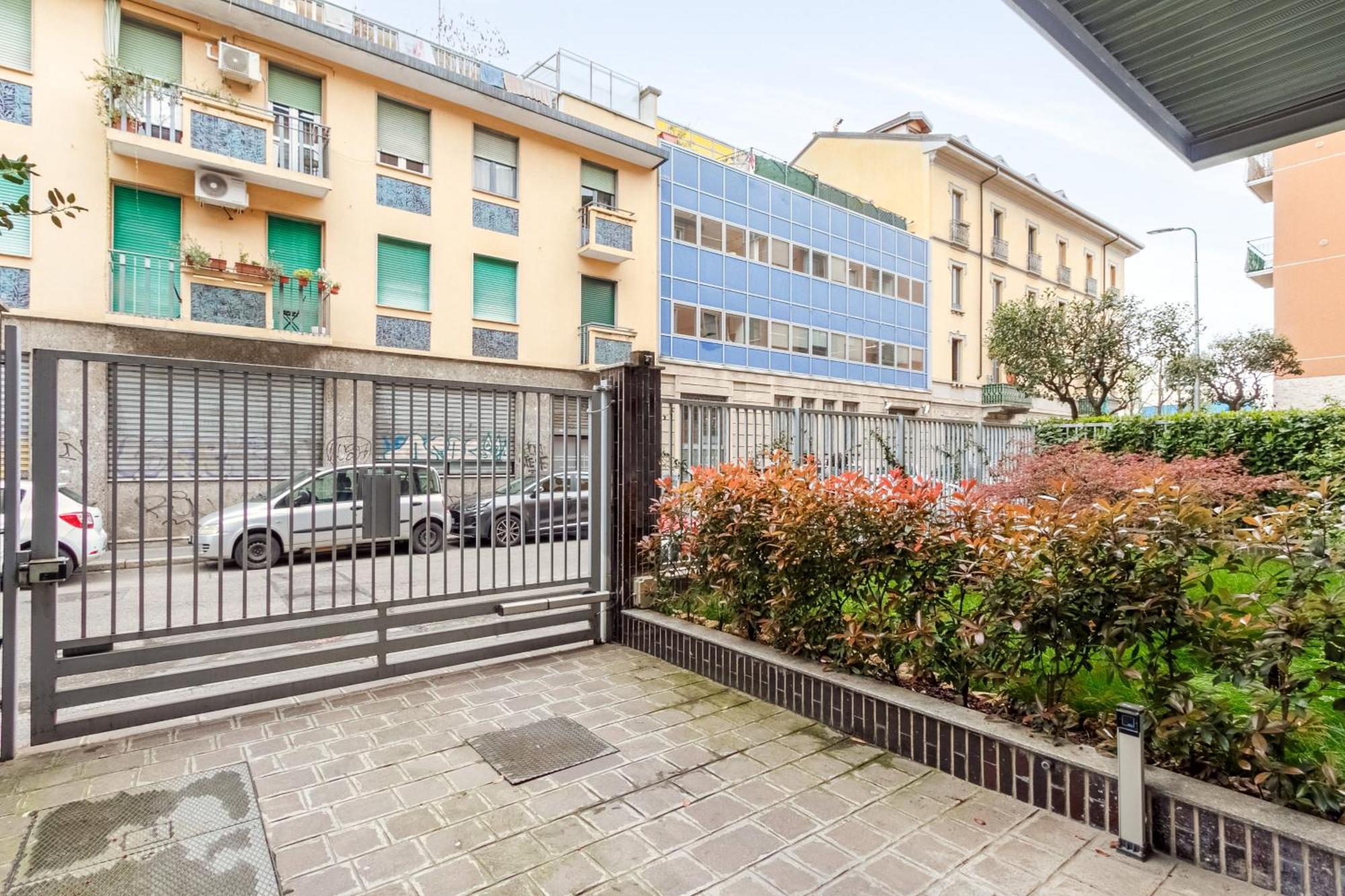 Apartment Rentopolis - Palazzo Candiani Milan
