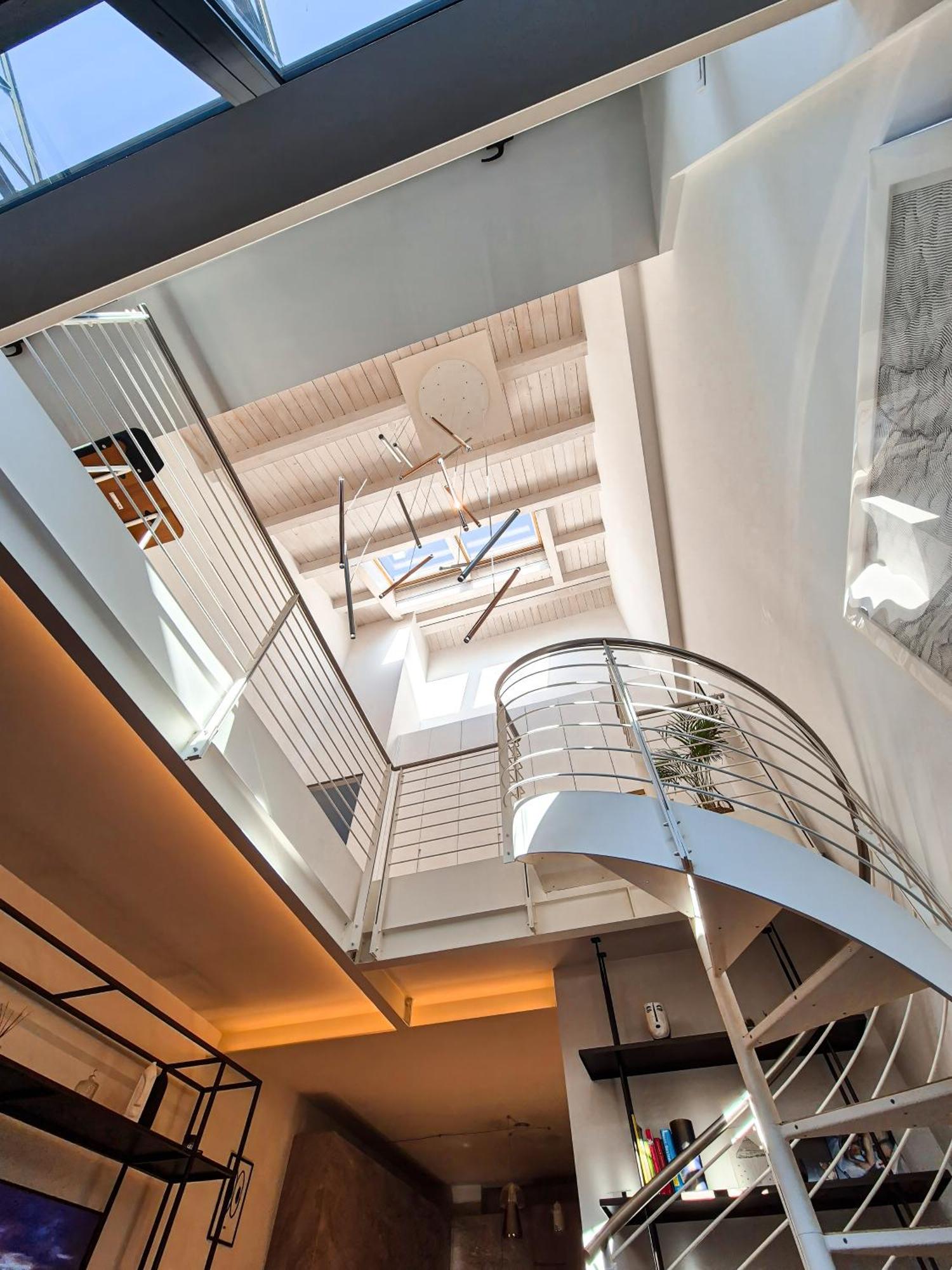 Modern Loft, Design & Comfort Apartment