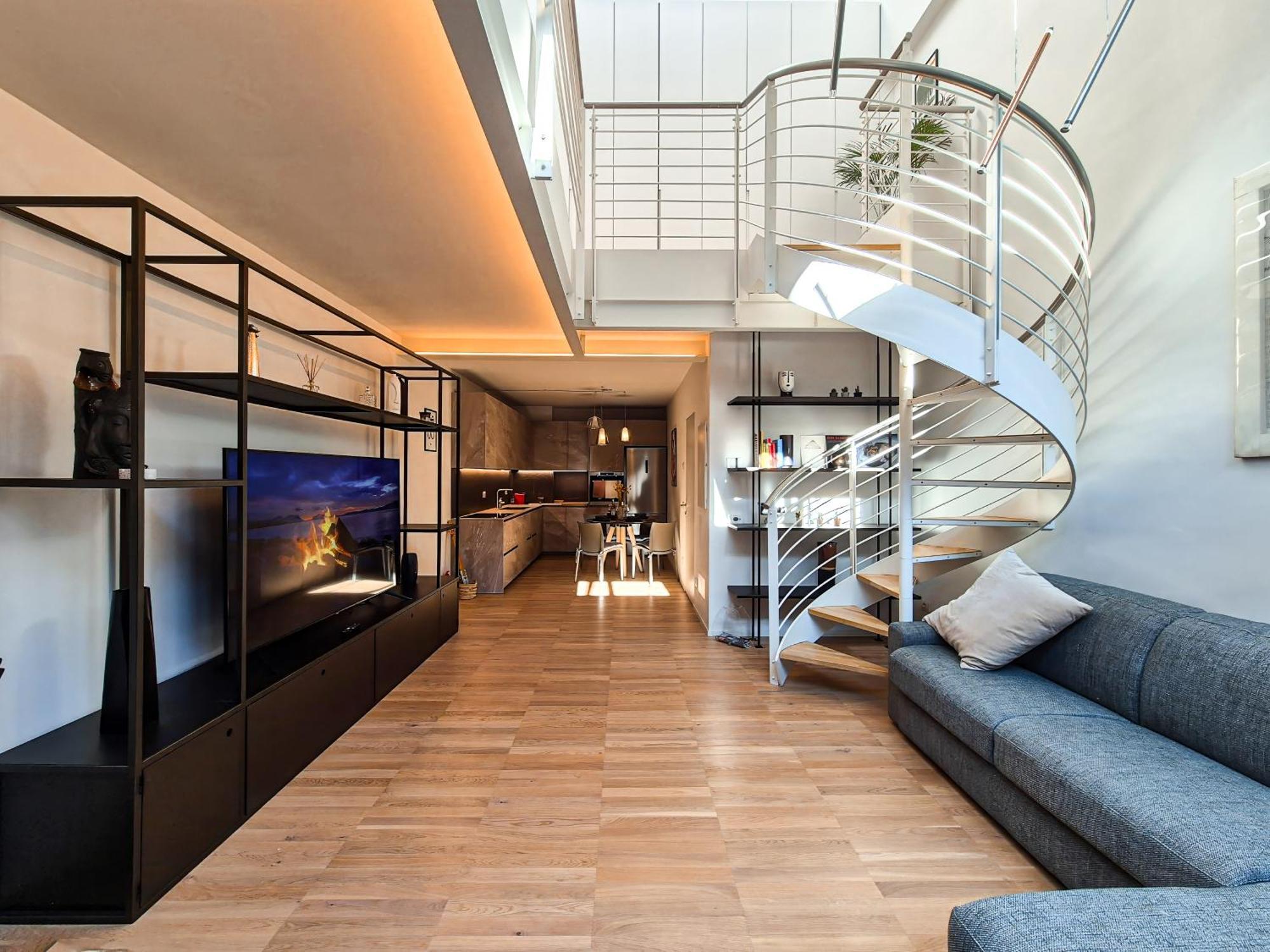 Modern Loft, Design & Comfort Apartment *