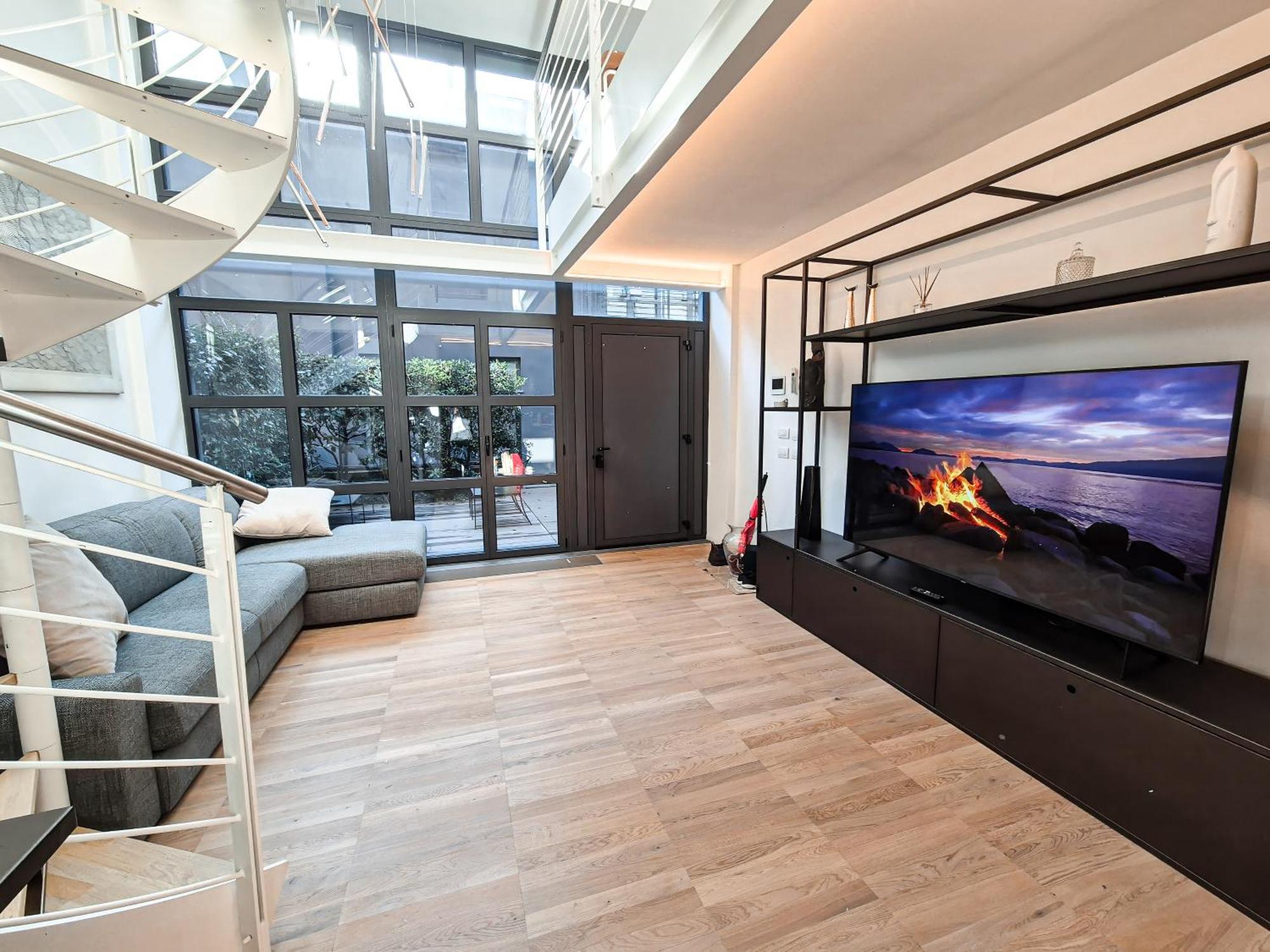 Modern Loft, Design & Comfort *