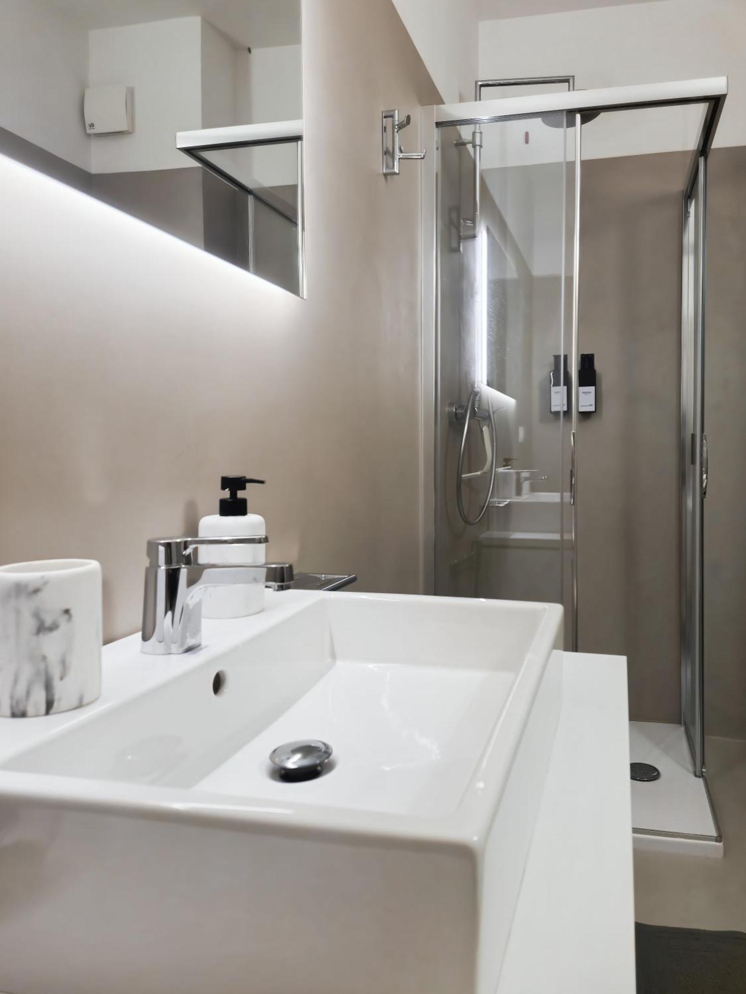 Modern Loft, Design & Comfort Apartment