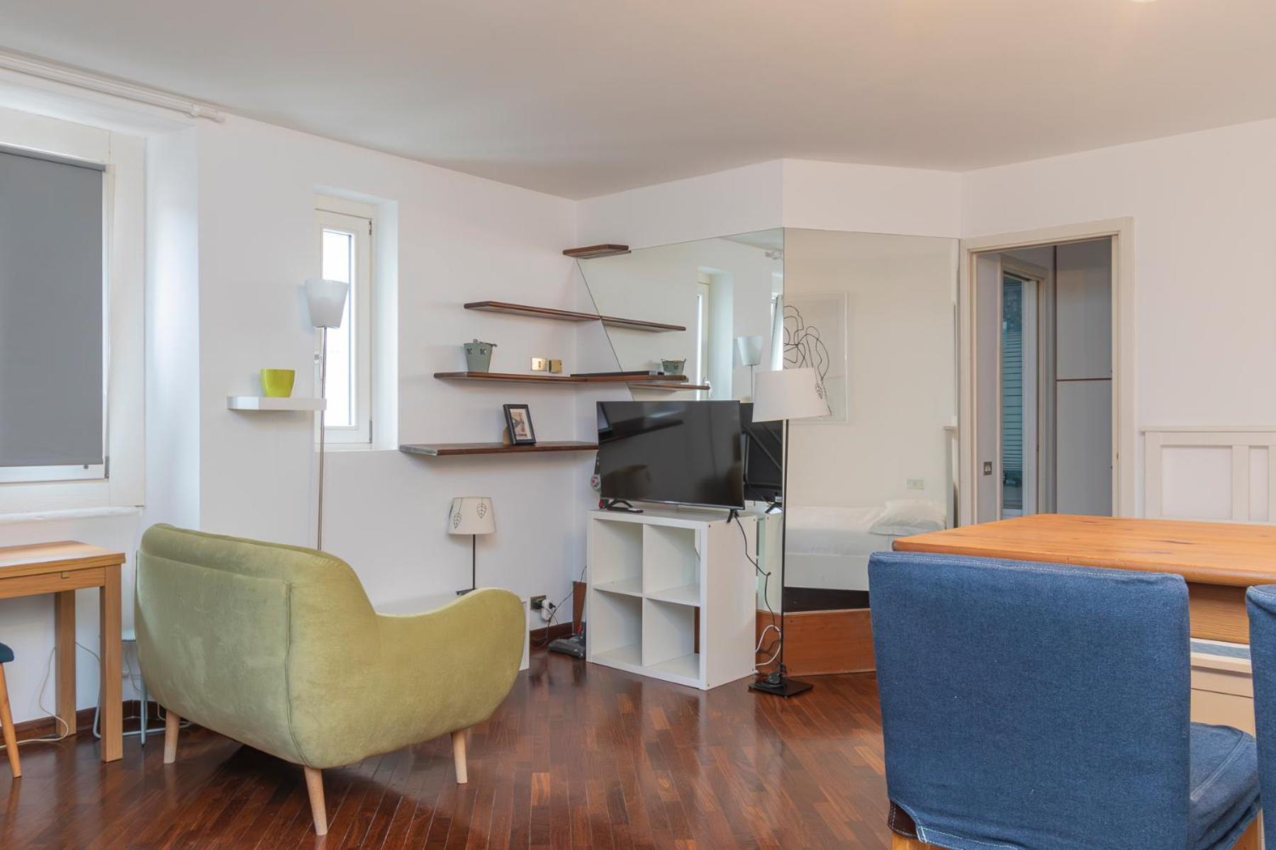 Xenia - Lovely In Corso Genova 10 Min From Duomo Apartment