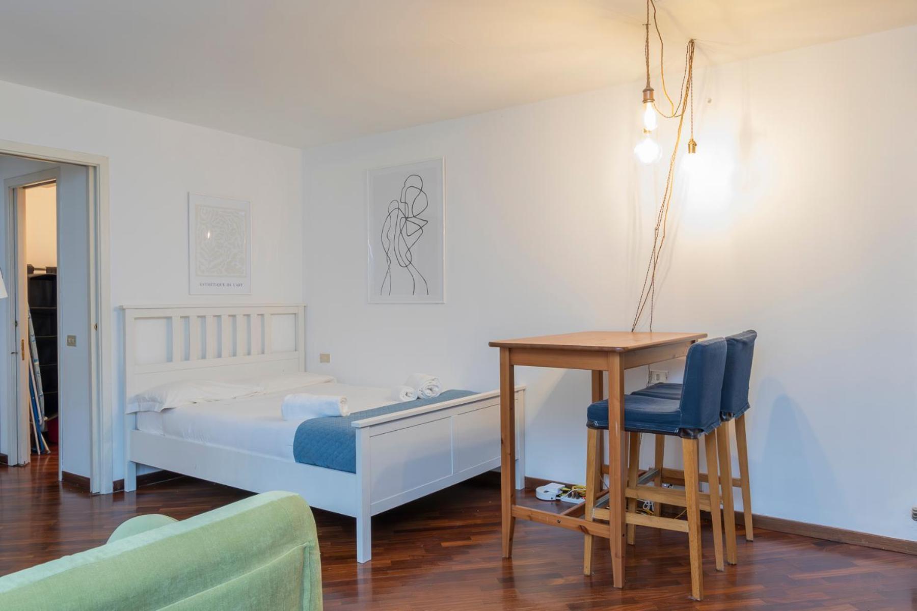 Xenia - Lovely In Corso Genova 10 Min From Duomo Apartment Milan