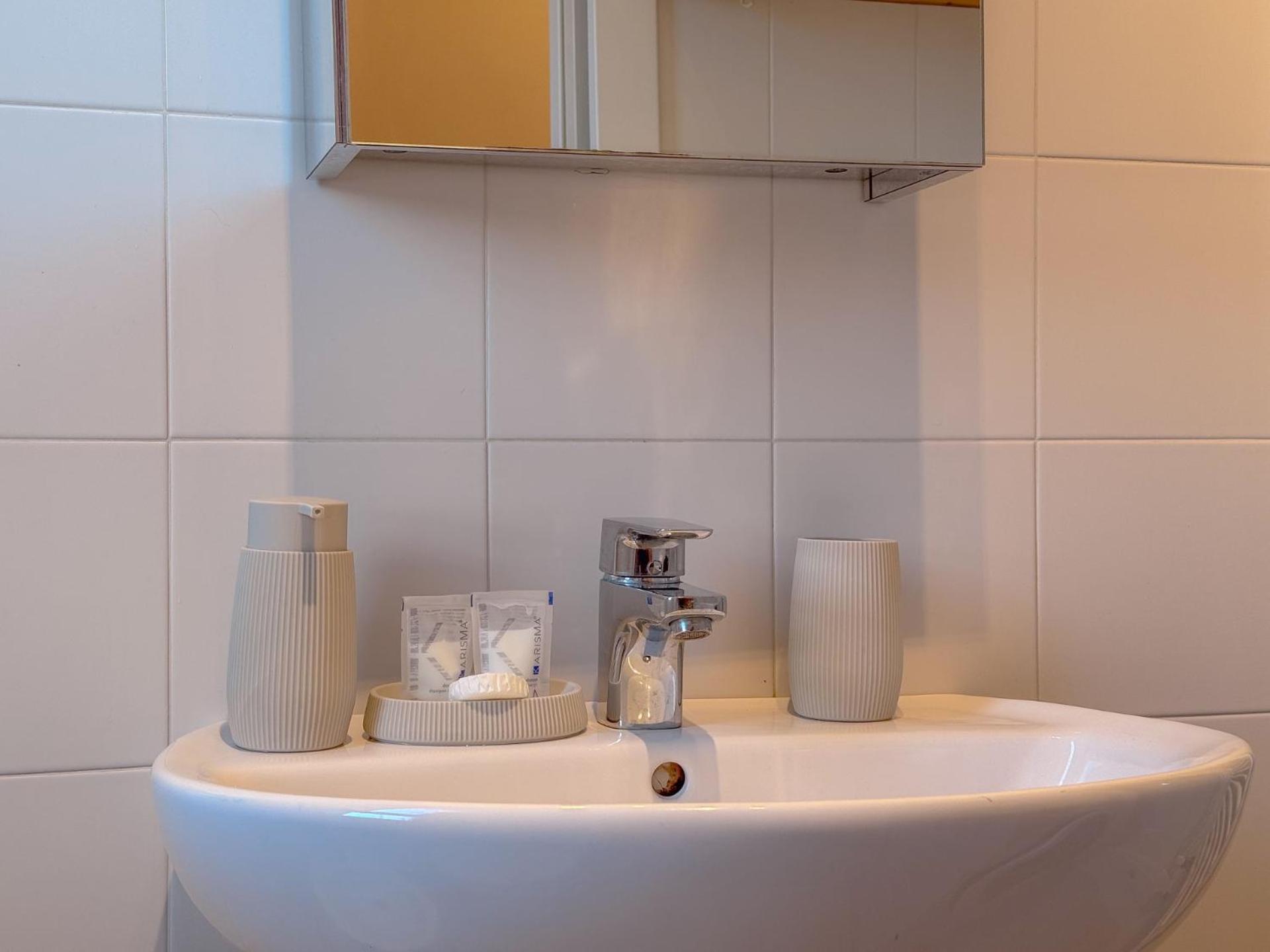 Spacious With Romantic Balcony And 2 Bathrooms Apartment Milan