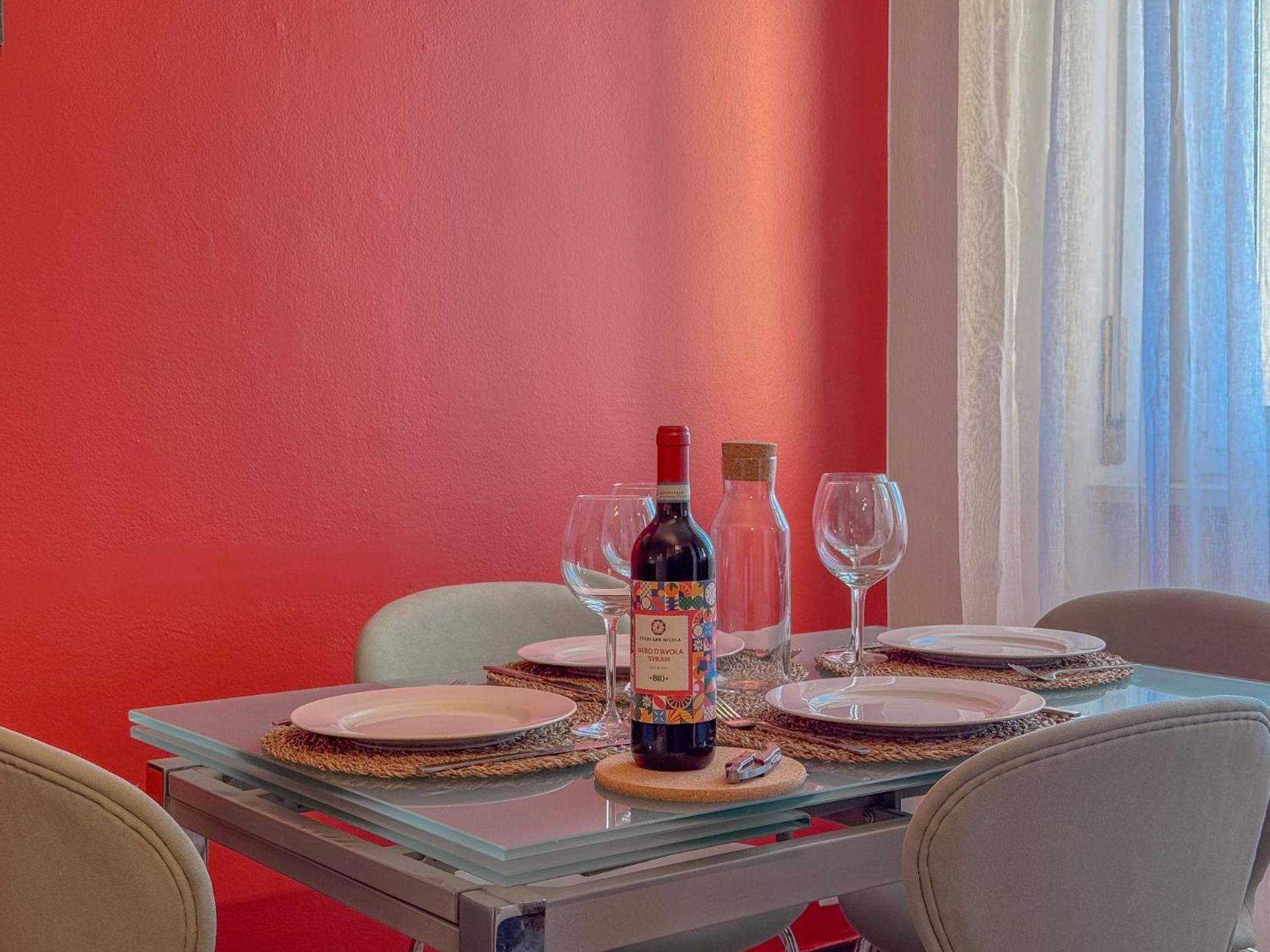 Spacious With Romantic Balcony And 2 Bathrooms Milan