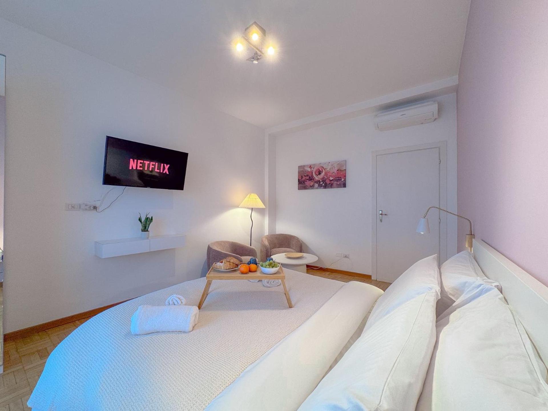 Apartment Spacious With Romantic Balcony And 2 Bathrooms Milan