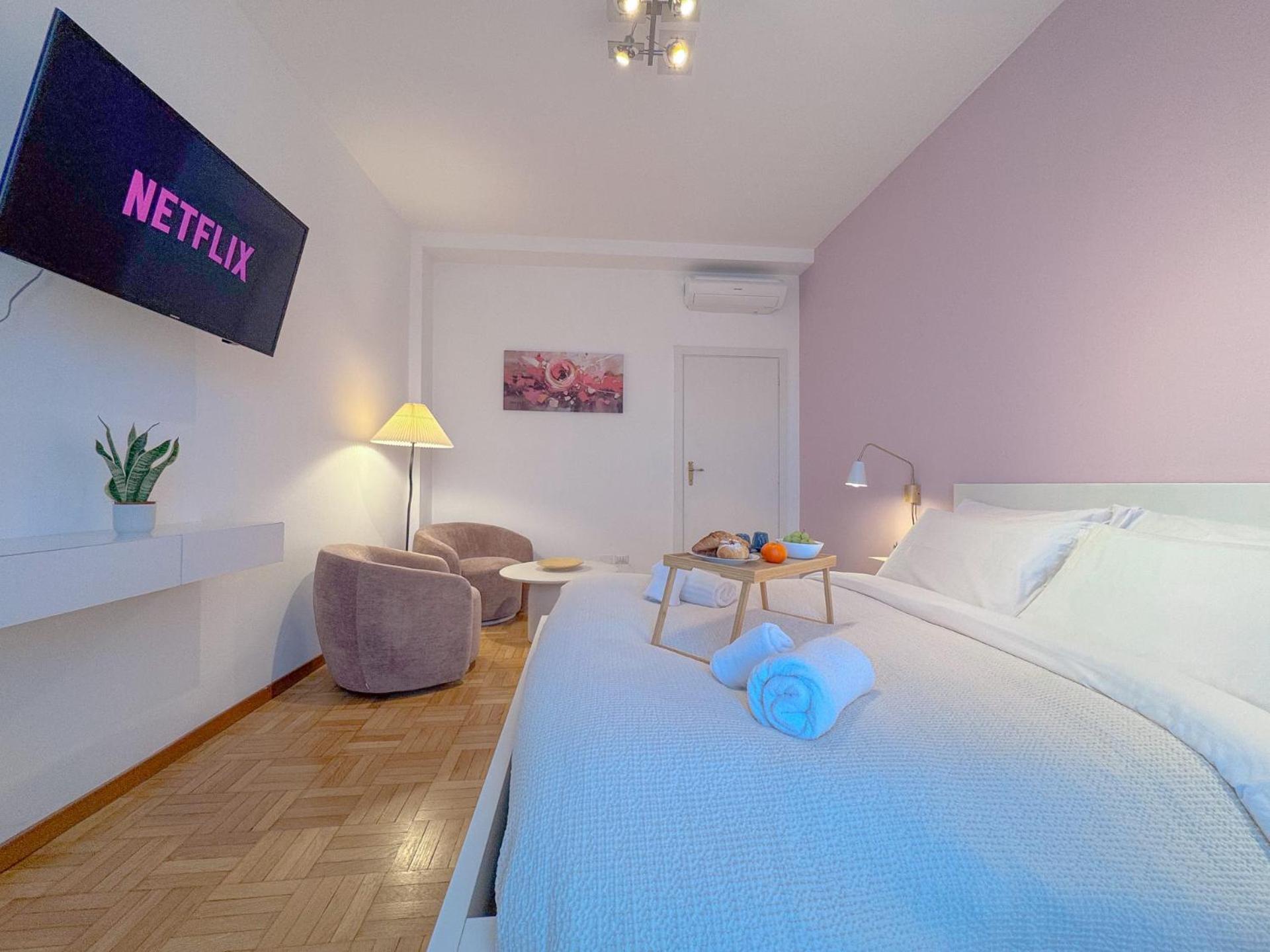 Spacious With Romantic Balcony And 2 Bathrooms * Milan