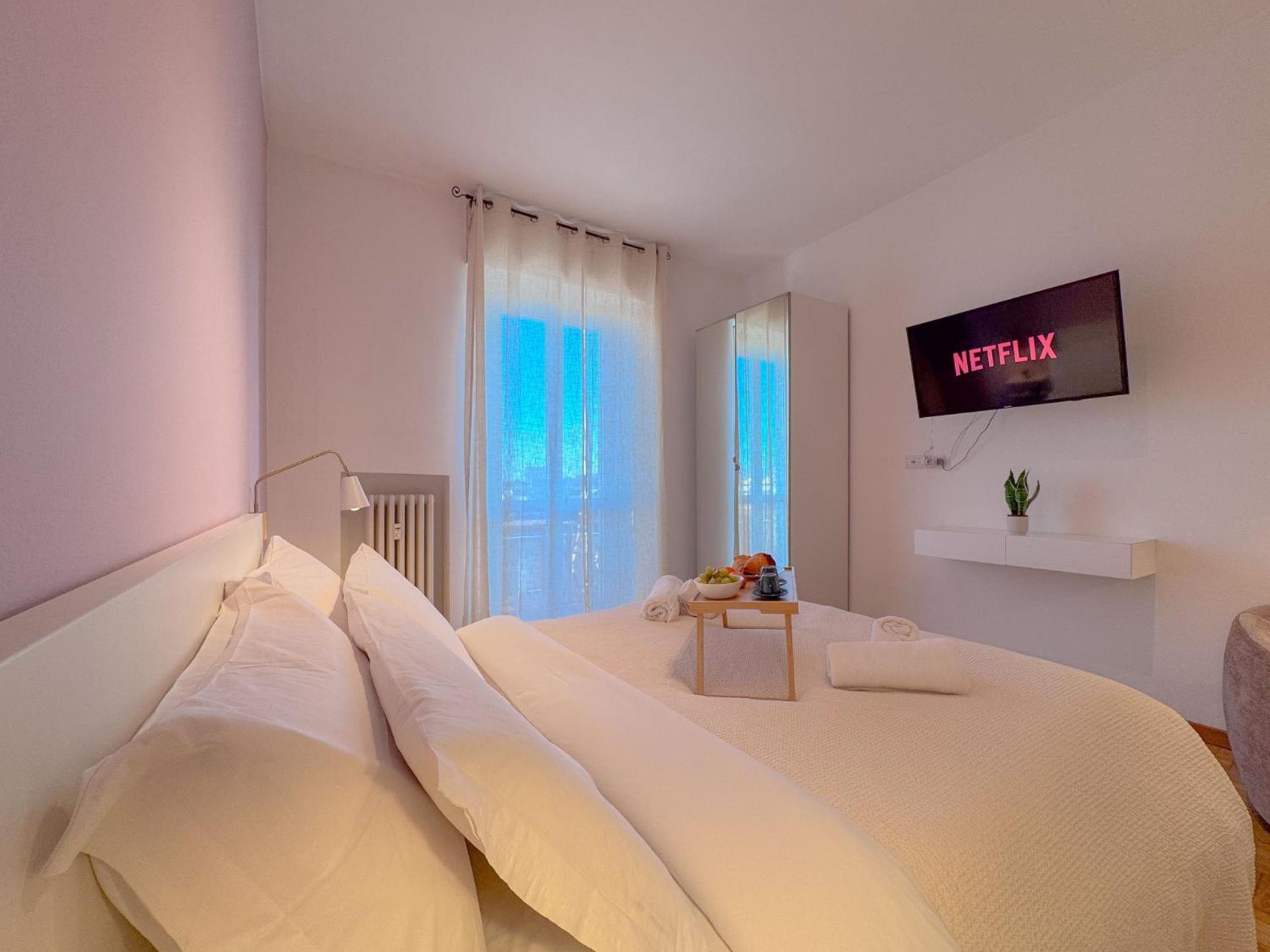 Apartment Spacious With Romantic Balcony And 2 Bathrooms