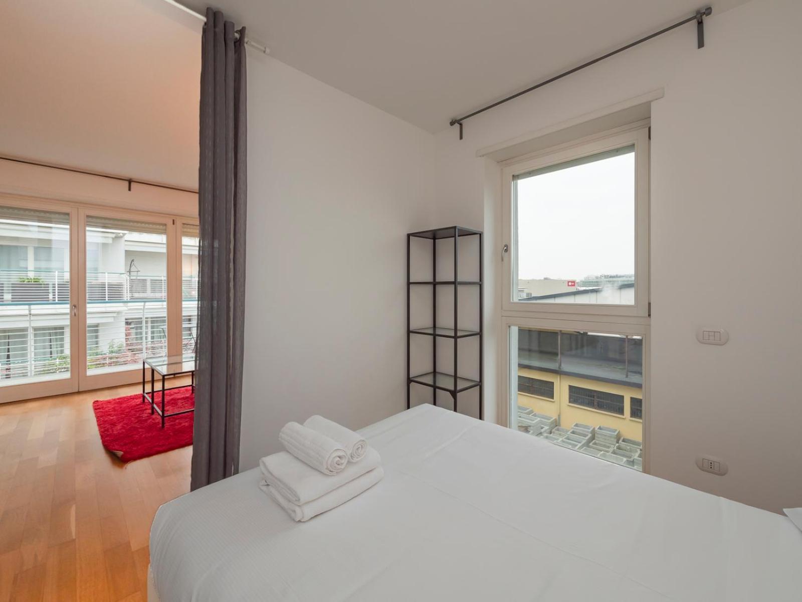 I Host - Don Minzoni 7 * Milan