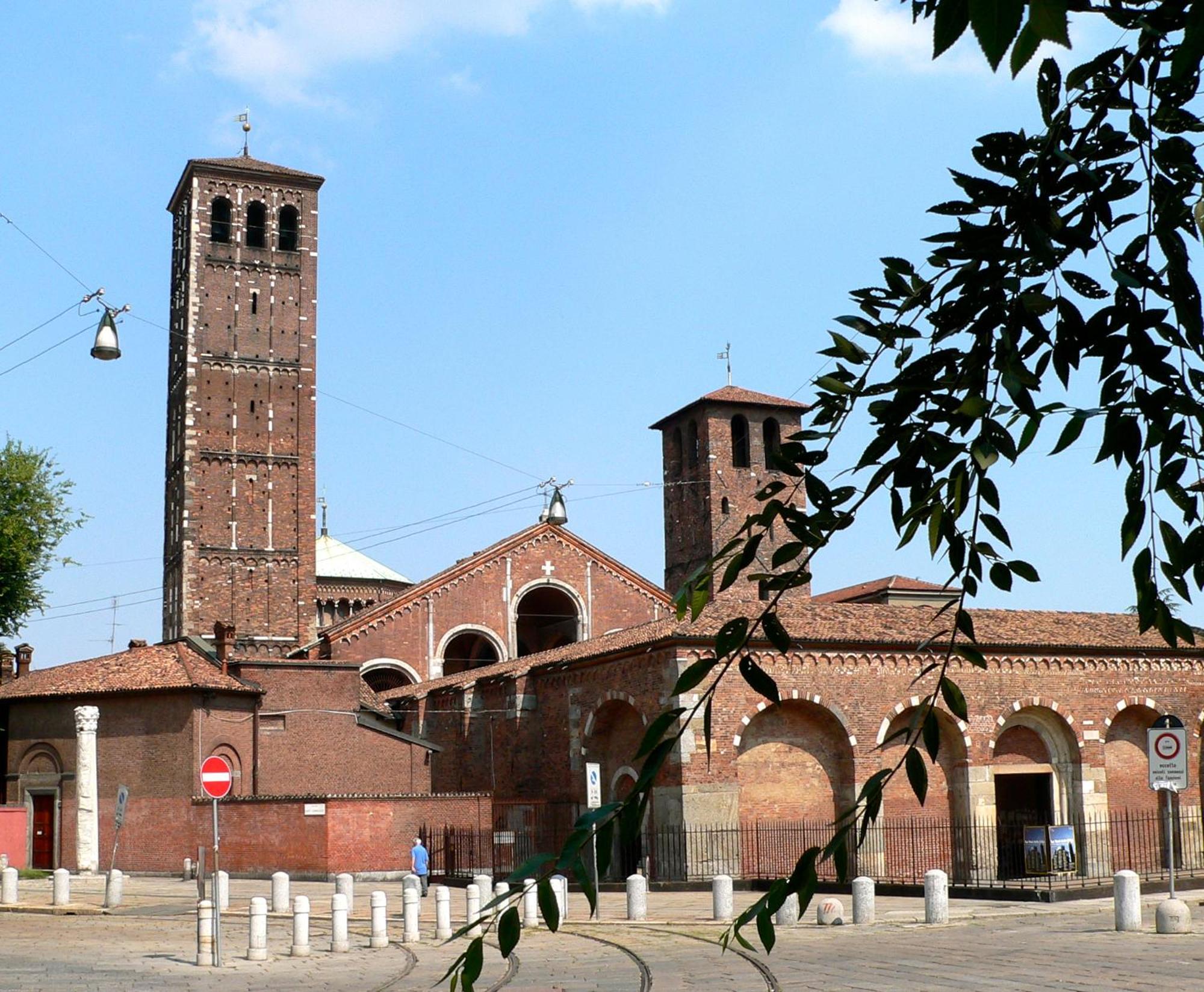 Sant'ambrogio Historic - In Front Of Cattolica * Milan