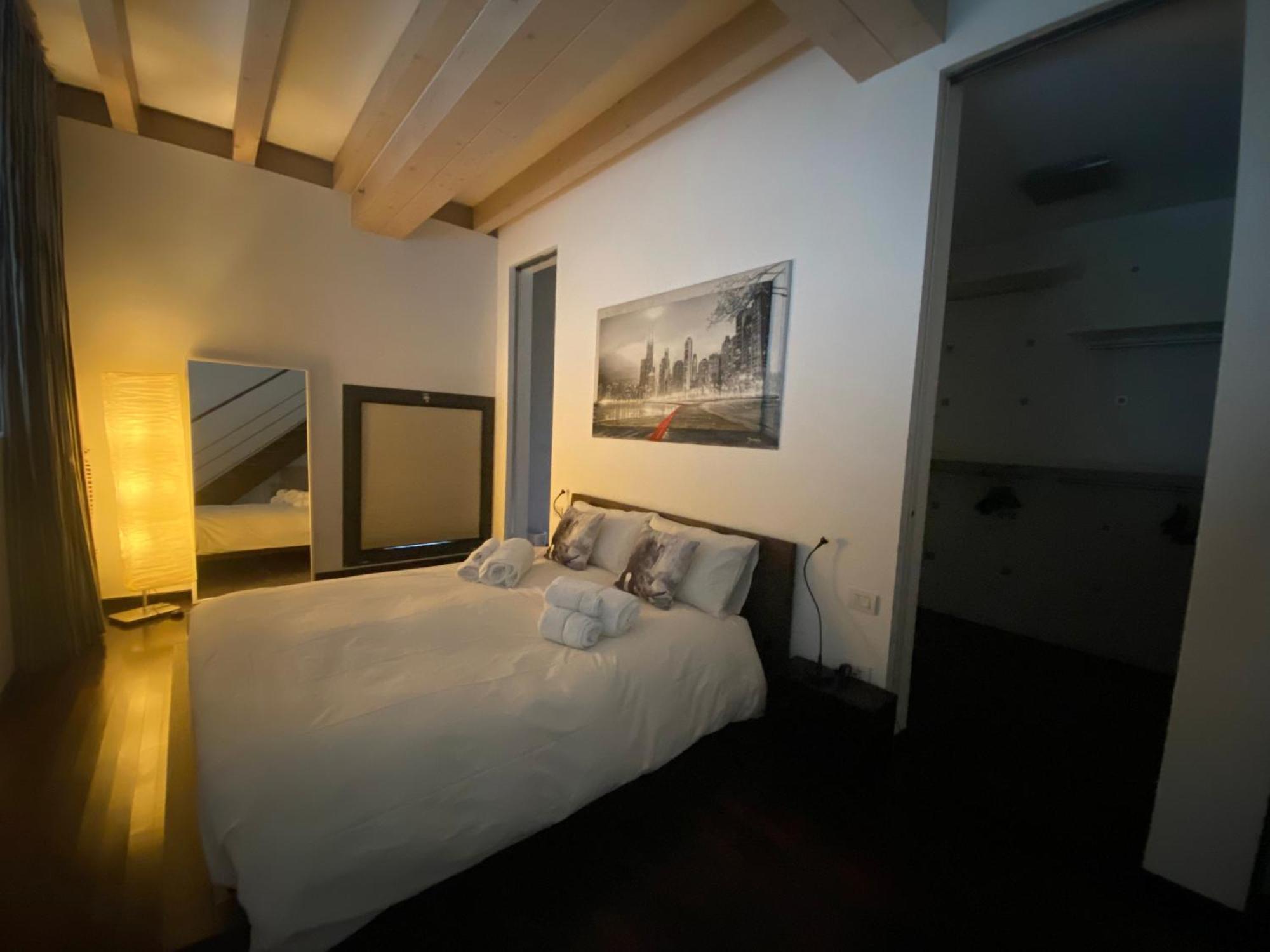 Design Loft Milano - Red Lofty - Collegato A Rho Fiera E Mico, Wi-Fi & Parking Apartamento Milão